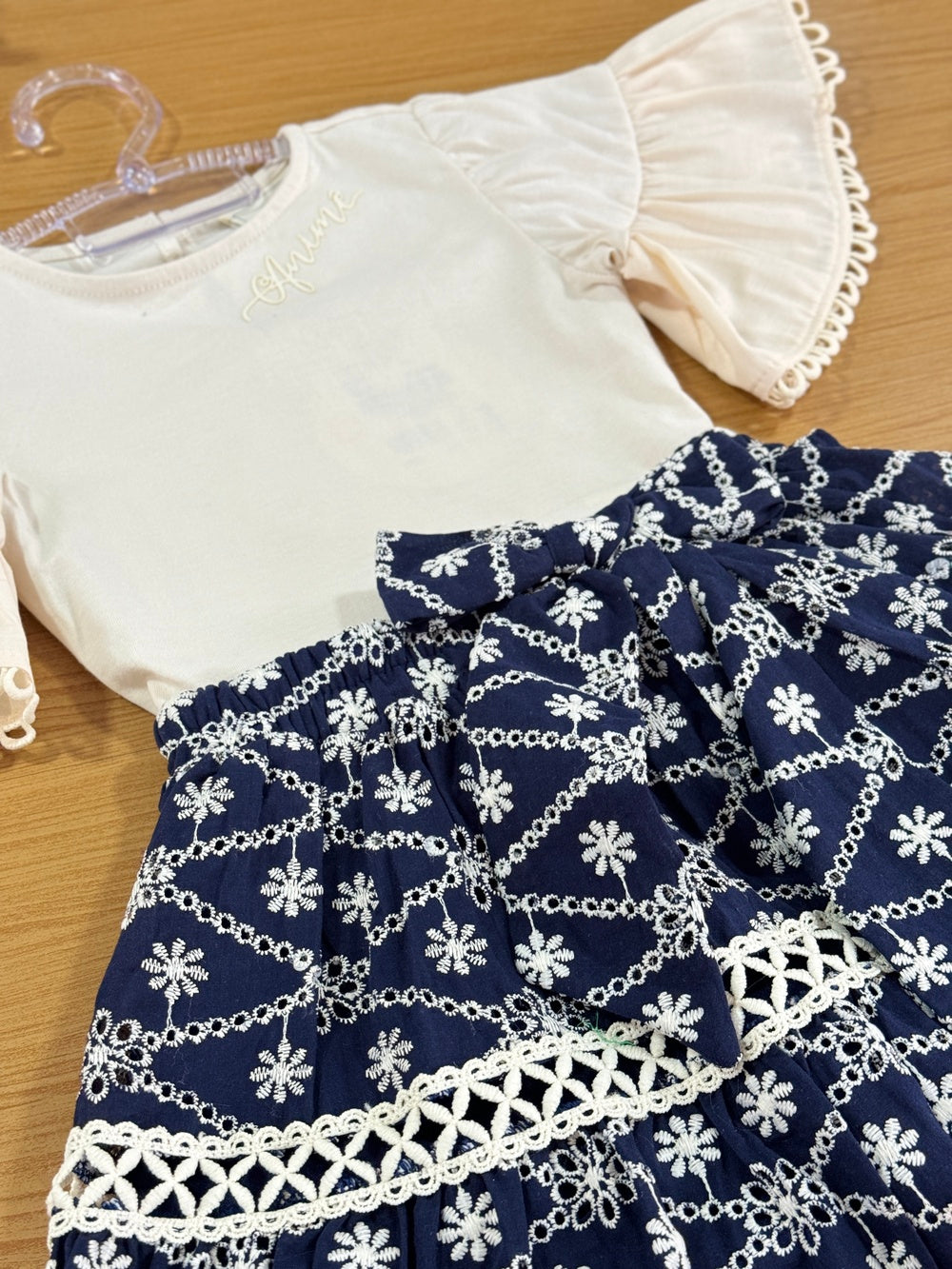 Conjunto Infantil Animê Verão Saia Bordada e Blusa