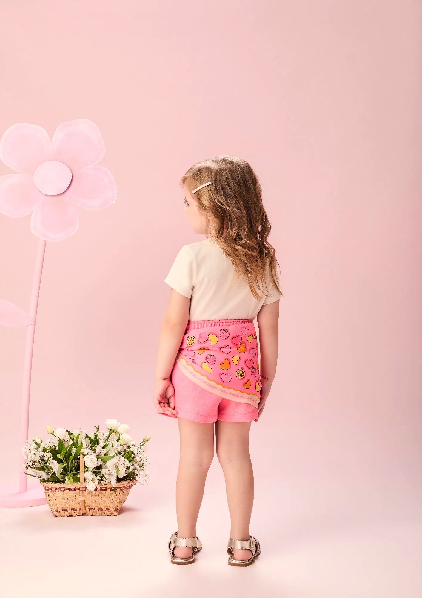 Conjunto Infantil Menina Momi com Short-Saia Rosa e Blusa Bege Corações Strass
