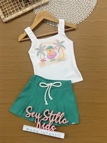 Conjunto Infantil Kukiê Verão com Shorts Saia Verde e Blusa Branca Ursinha na Praia