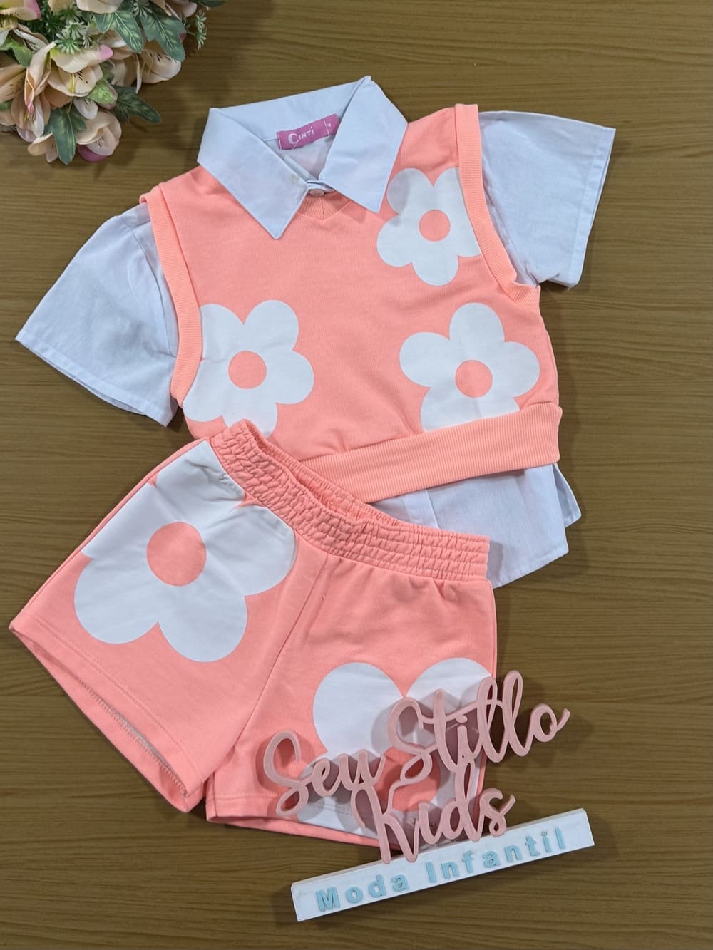 Conjunto Infantil Cinti Verão Shorts, Camisete e Colete Laranja Flor