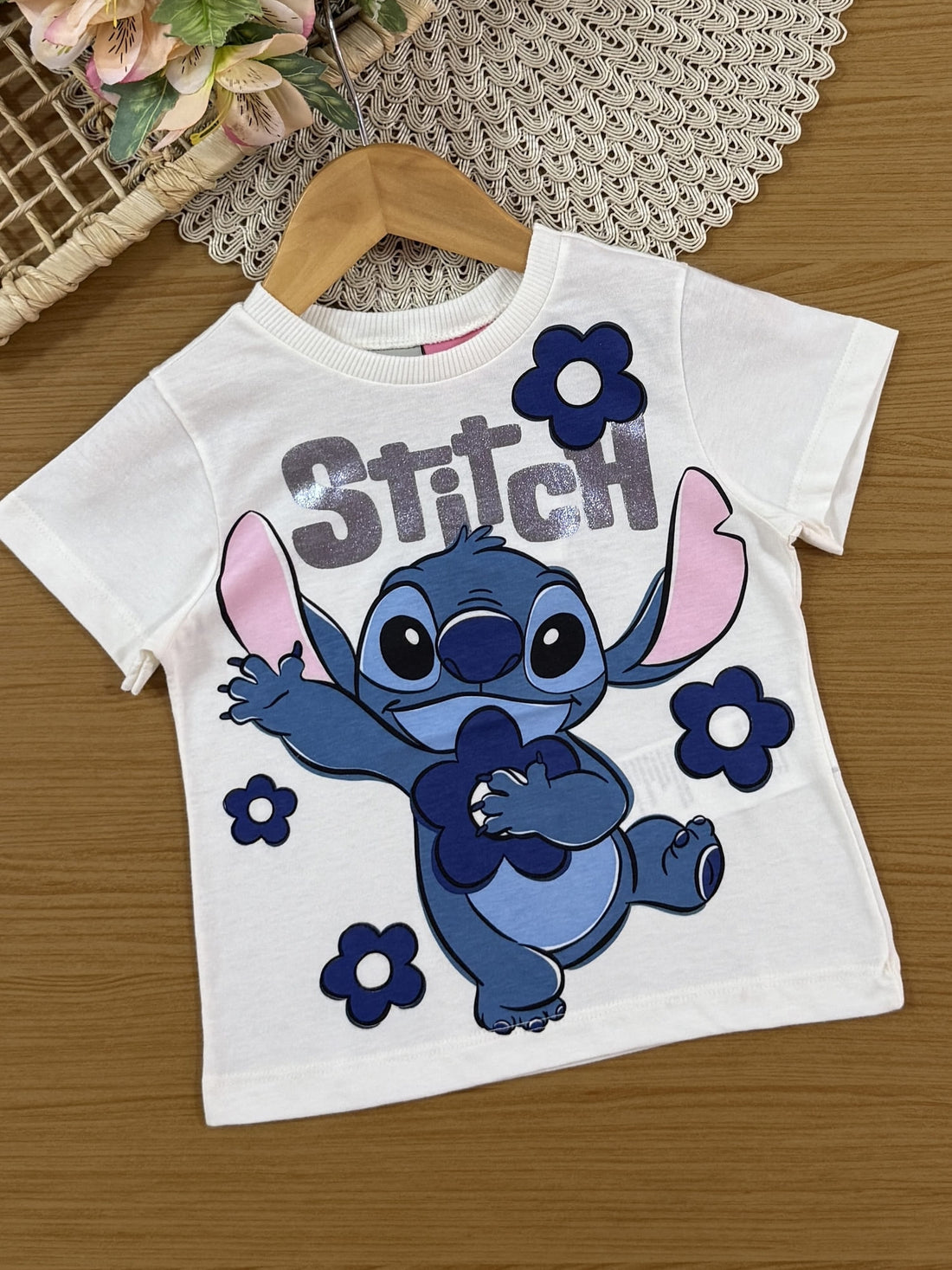 Conjunto Infantil Momi Verão com Saia em Tule Azul e Blusa Branca Stitch Disney