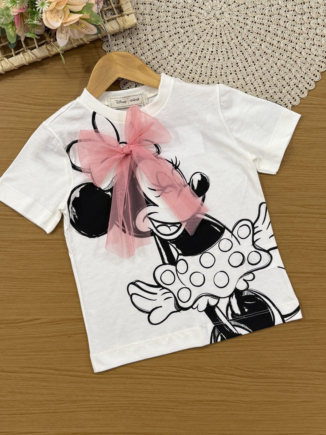Conjunto Infantil Animê Verão com Shorts Ciclista Rosa e Blusa Branca Minnie Laço Disney