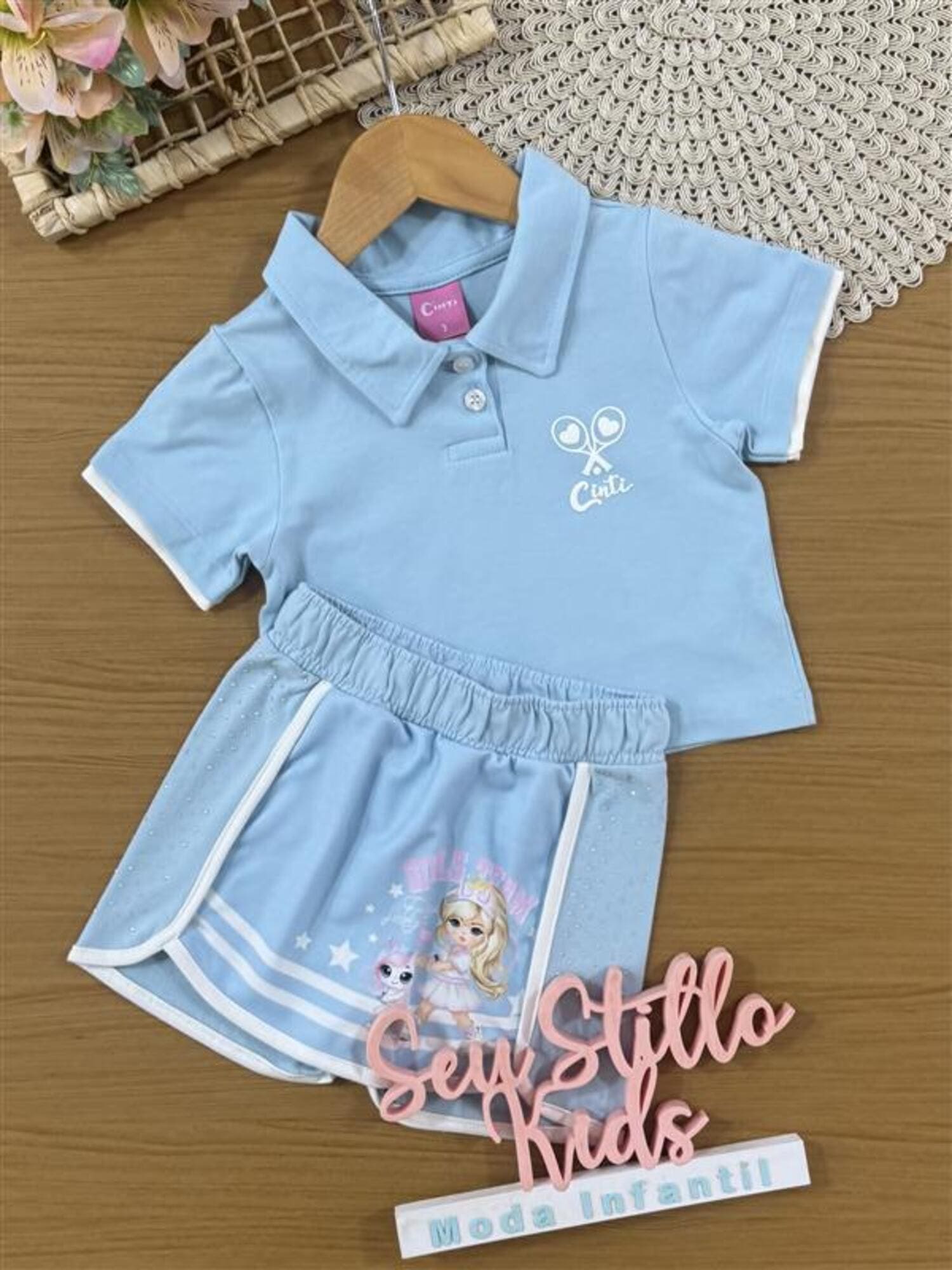Conjunto Infantil Cinti Verão com Shorts Saia e Blusa Azul Tênista