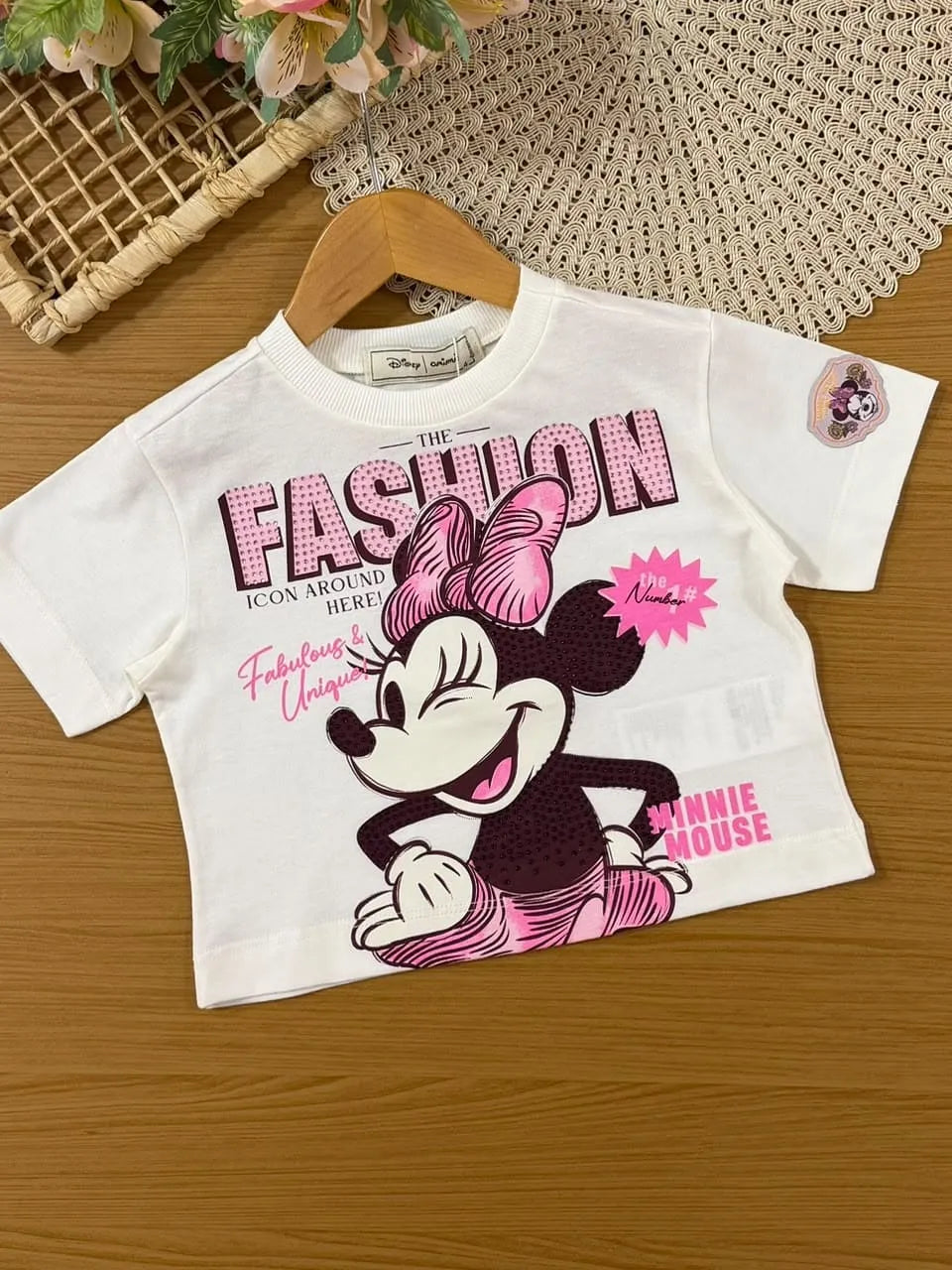 Conjunto Infantil Menina Animê com Shorts Rosa Laço e Blusa Branca Minnie Strass Disney
