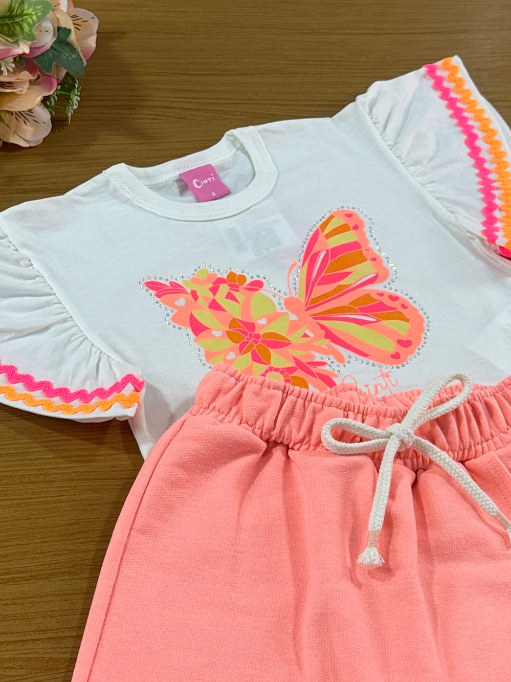Conjunto Infantil Cinti Verão Shorts Laranja e Blusa Borboleta
