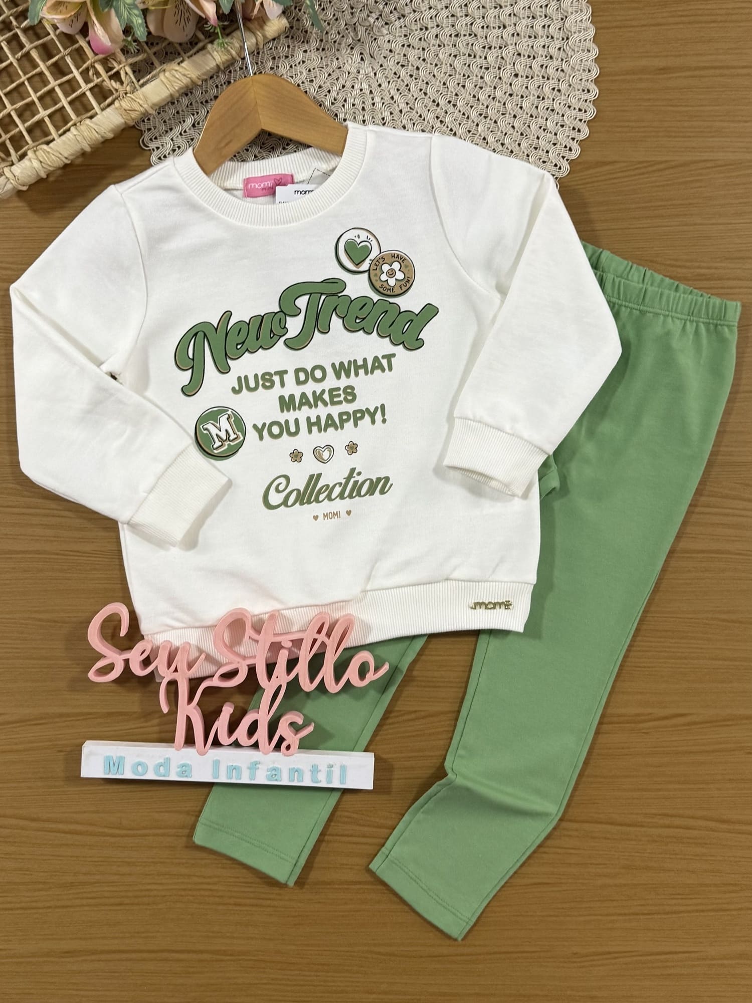 Conjunto Infantil Momi Inverno com Calça Verde e Casaco Branco Nem Trend