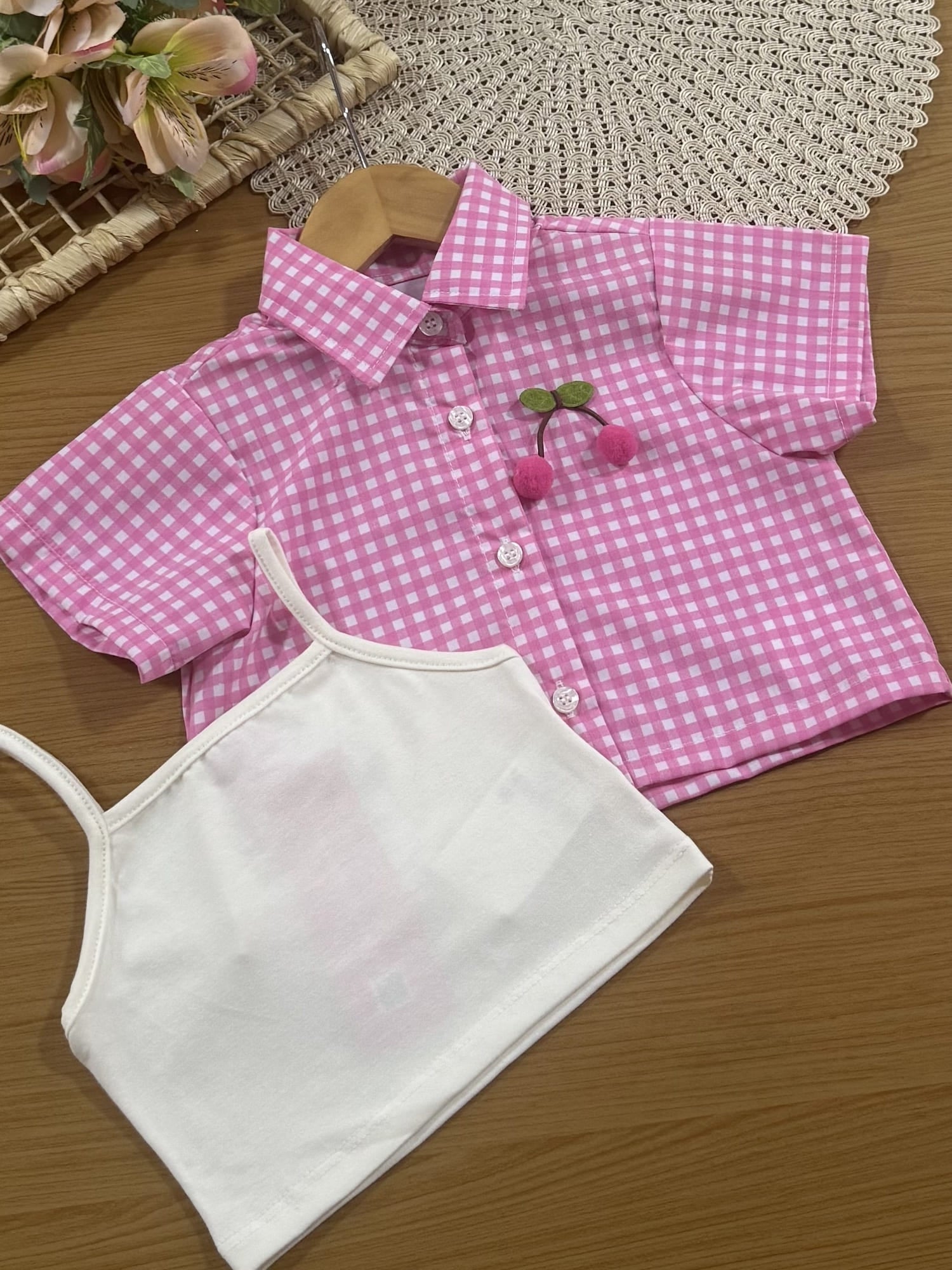 Conjunto Infantil Cinti Verão com Shorts, Blusa e Sobreposição Rosa Xadrez