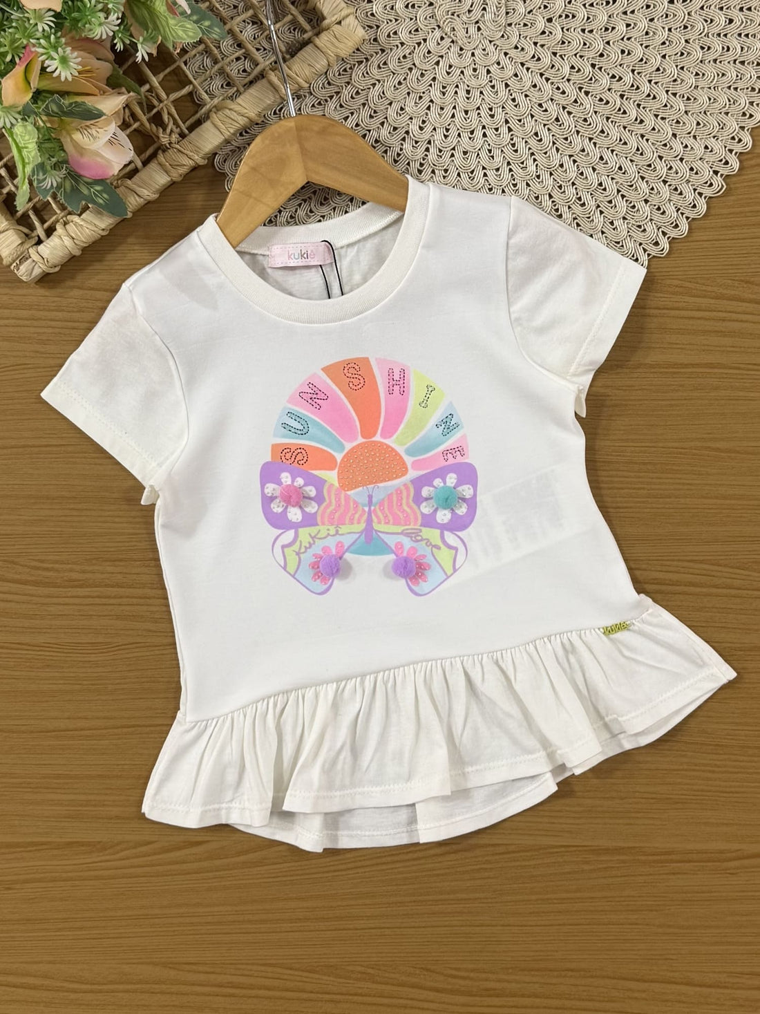 Conjunto Infantil Kukiê Verão com Shorts Ciclista Colorido e Blusa Branca Sunshine