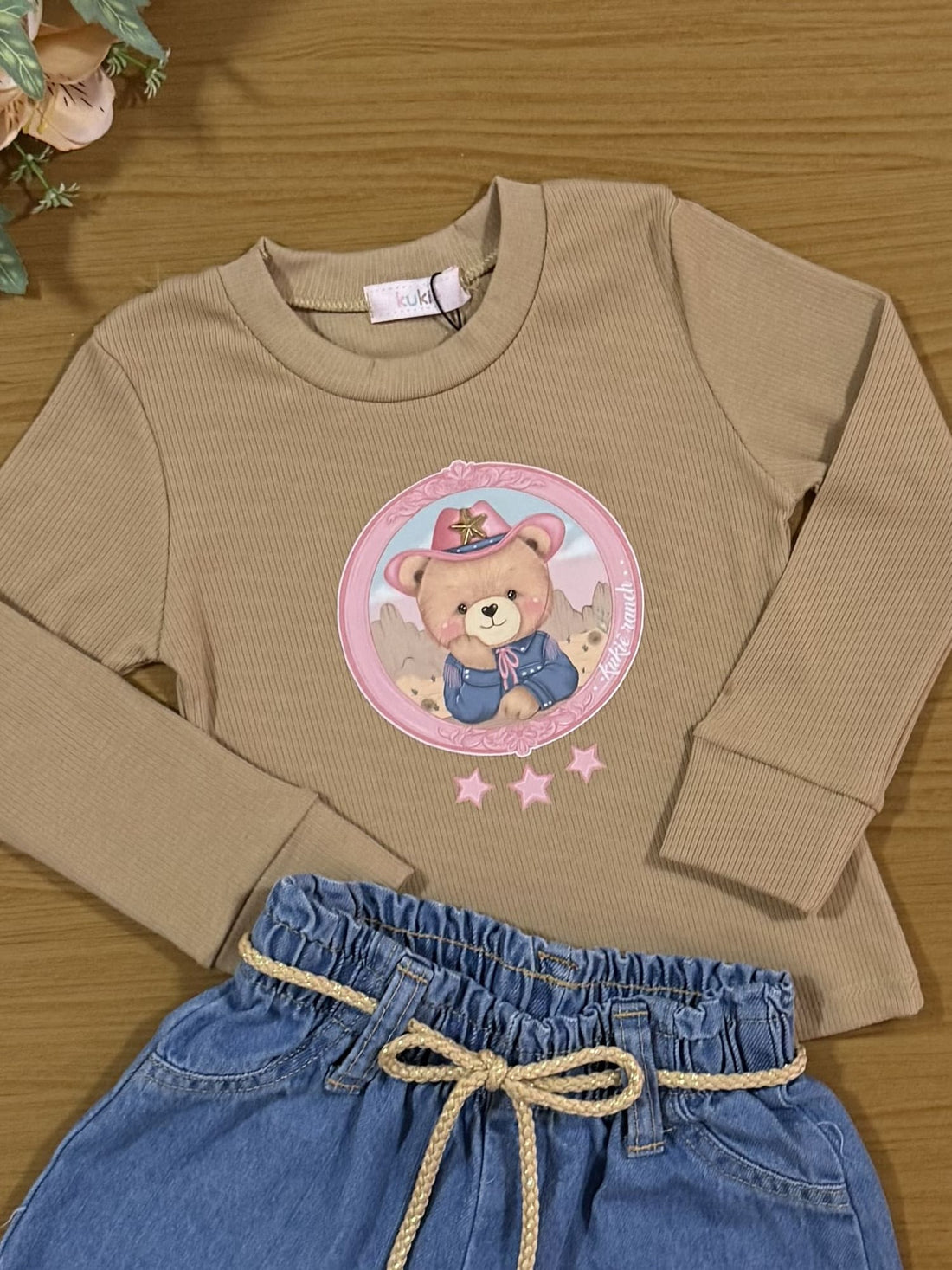 Conjunto Infantil Kukiê Inverno com Shorts Jeans e Blusa Manga Longa Ursinha Country