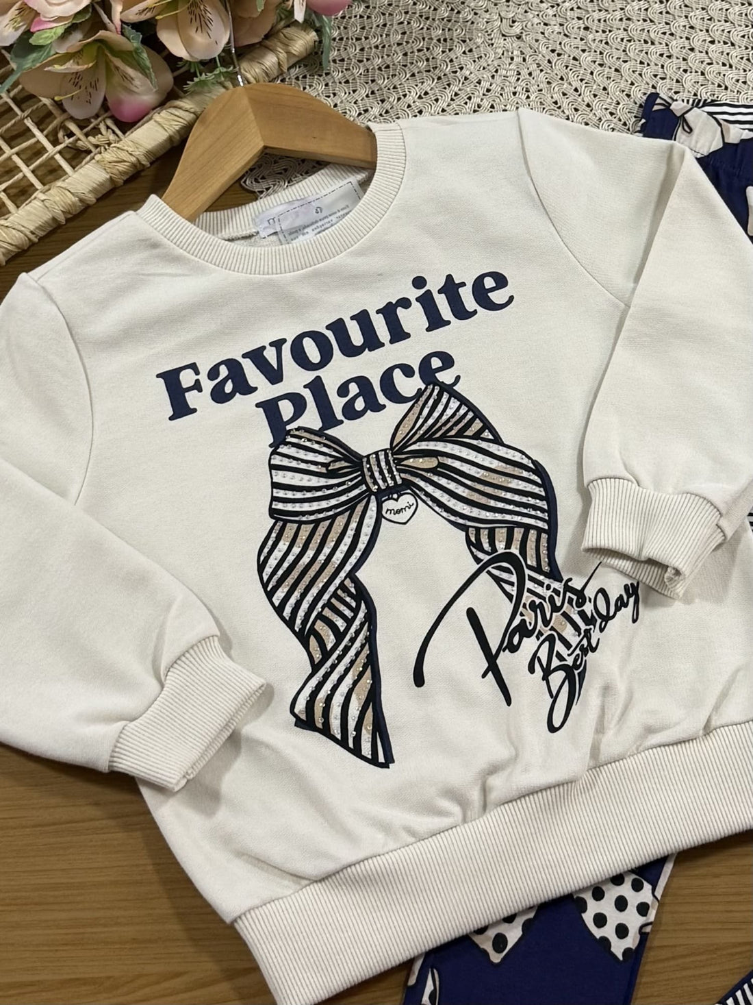 Conjunto Infantil Momi Inverno com Calça Azul e Moletom sem Flanela Bege Lacinho