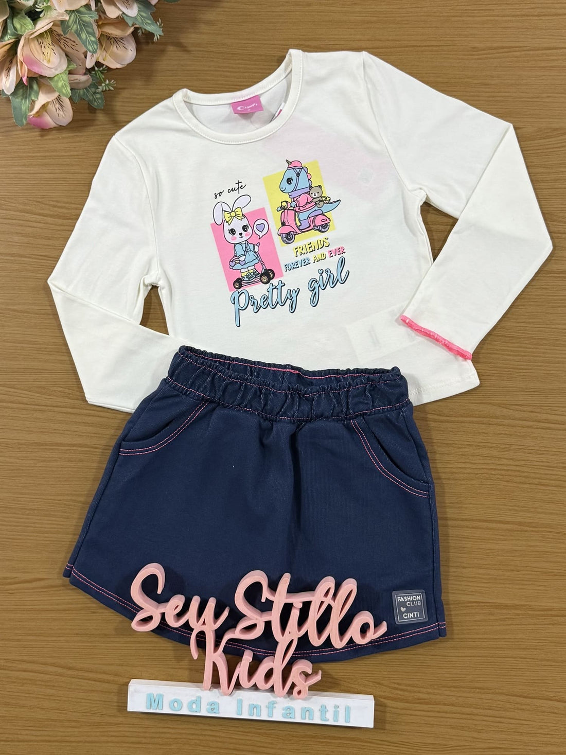 Conjunto Infantil Cinti Shorts Saia e Blusa Manga Longa com Colete Rosa Floral