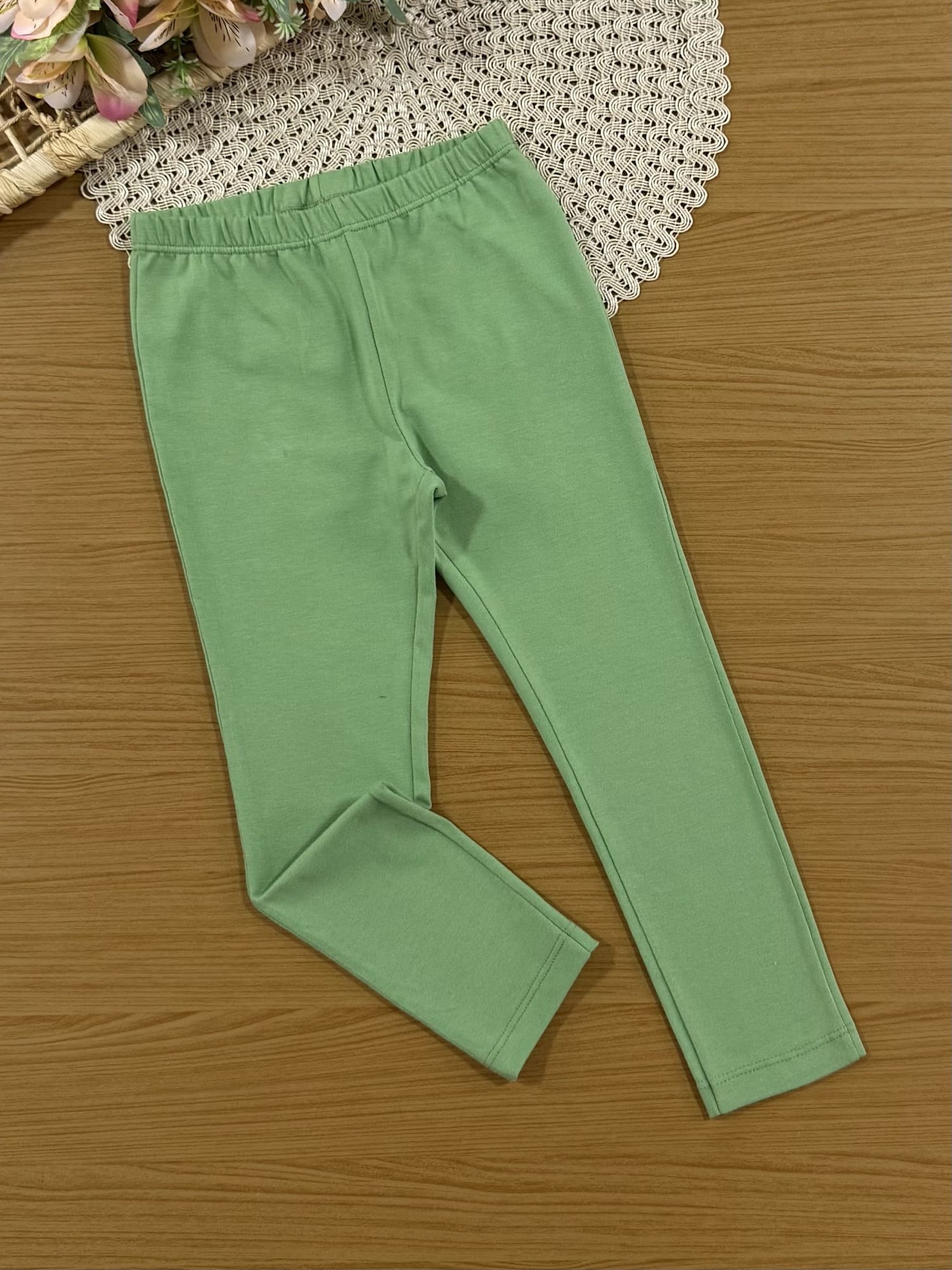 Conjunto Infantil Momi Inverno com Calça Verde e Casaco Branco Nem Trend