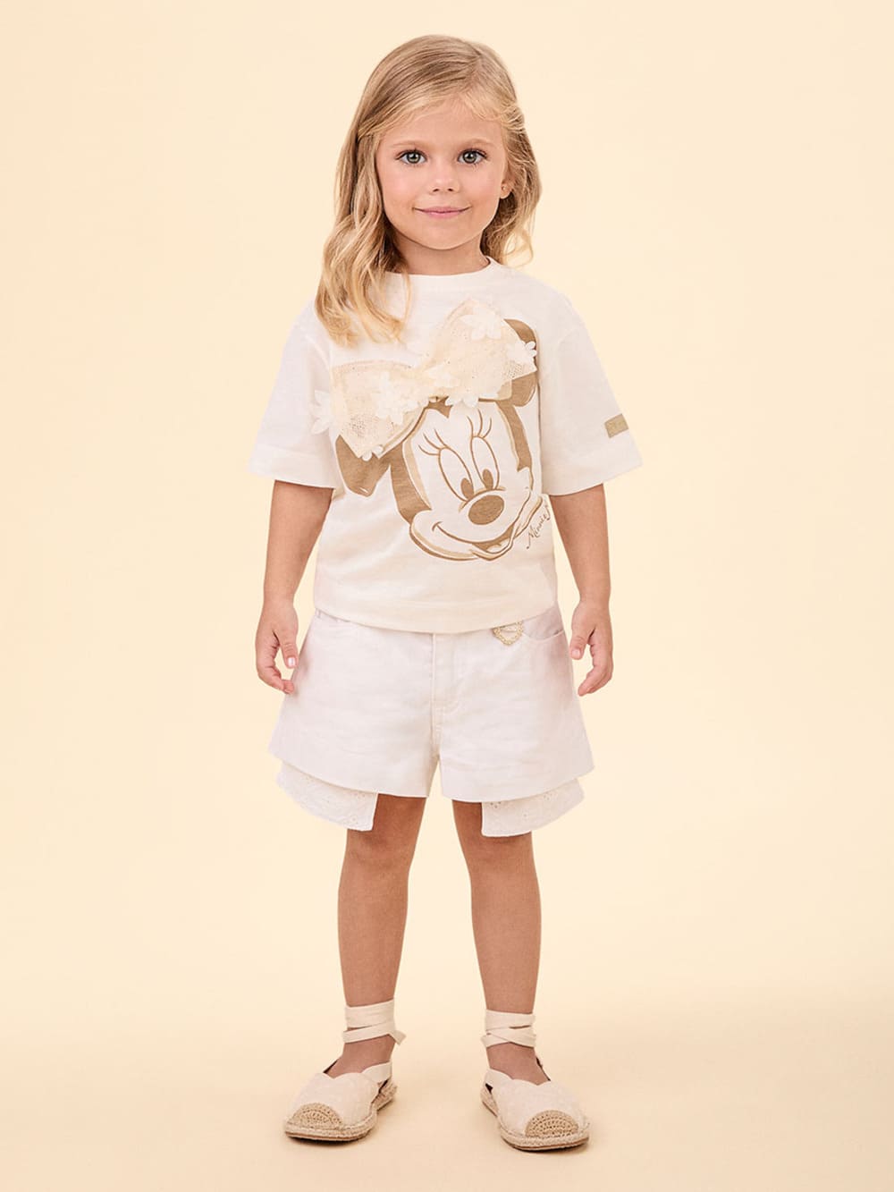 Conjunto Infantil Animê Verão Shorts Saia Bege e Blusa Minnie Laço Disney
