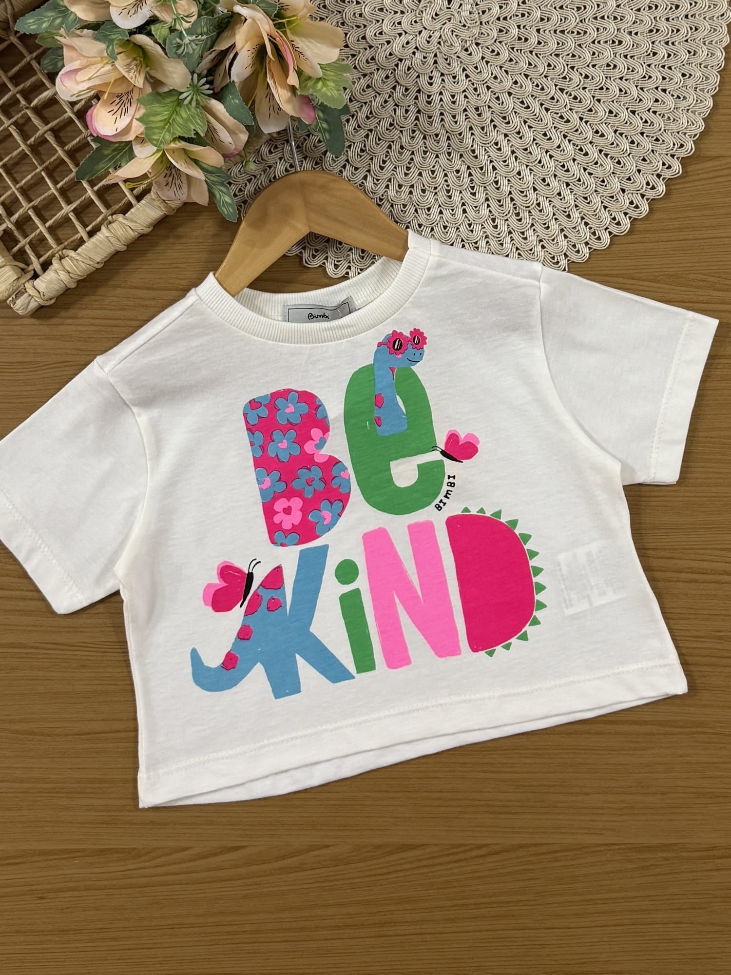 Conjunto Infantil Bimbi Verão com Shorts Verde e Blusa Branca Maçãzinha Be Kind