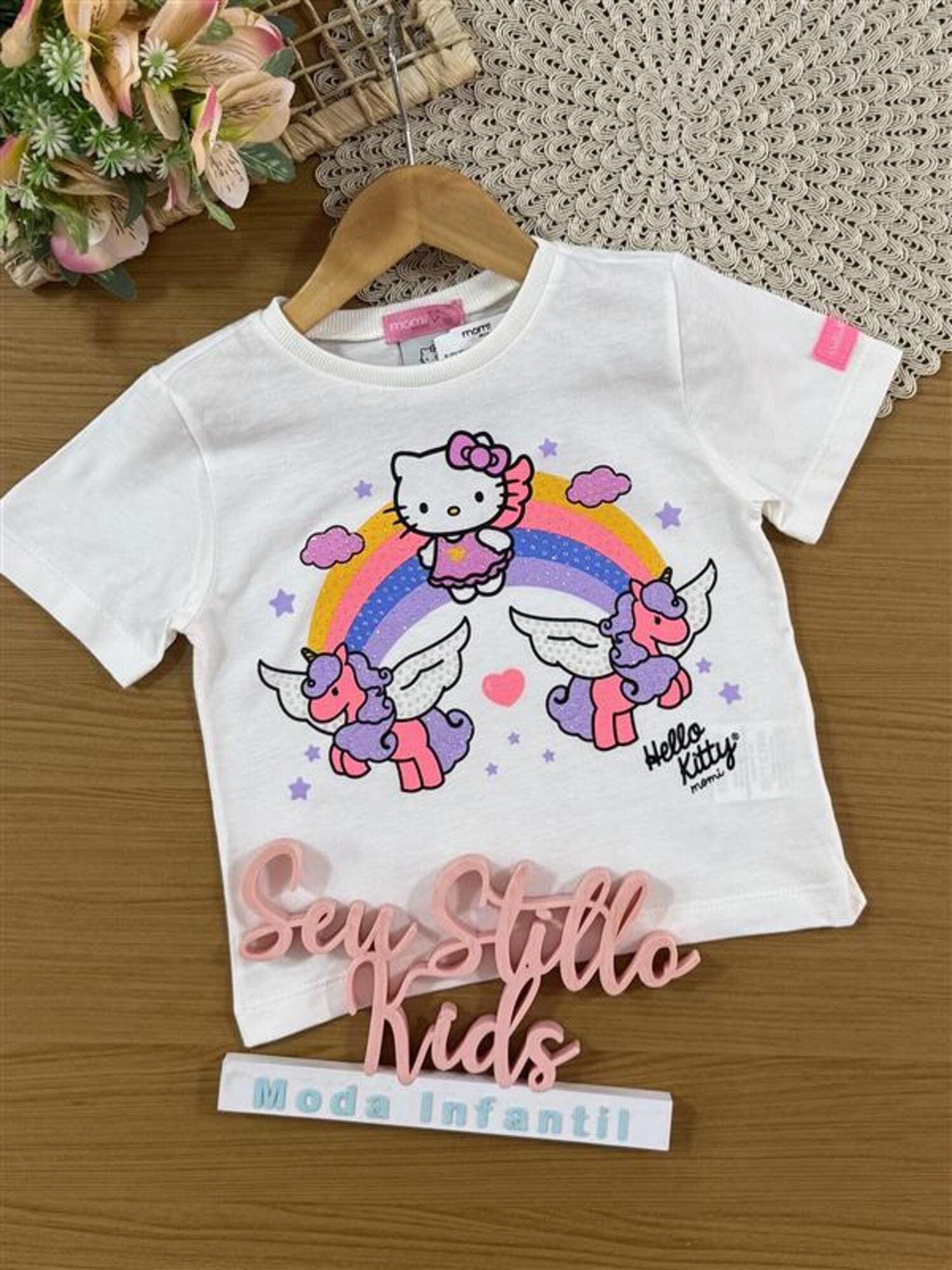 Blusa Infantil Momi Verão Branca Hello Kitty Arco-íris