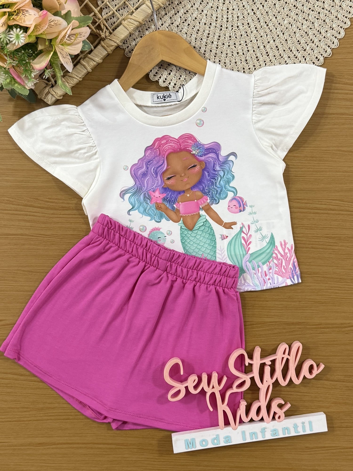 Conjunto Infantil Kukiê Verão com Short-Saia Rosa e Blusa Branca Sereia