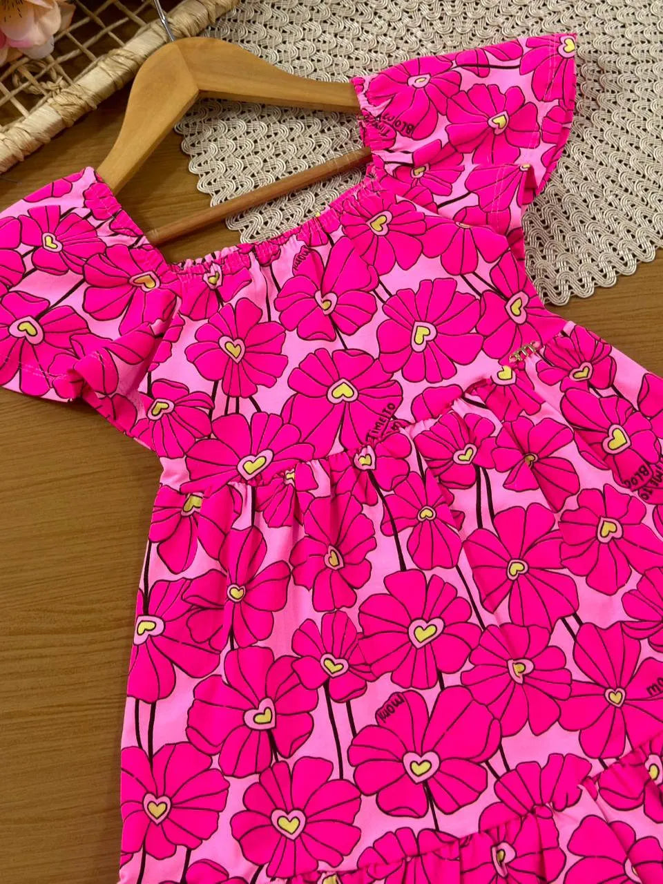 Vestido Infantil Momi com Flores Rosa Neon