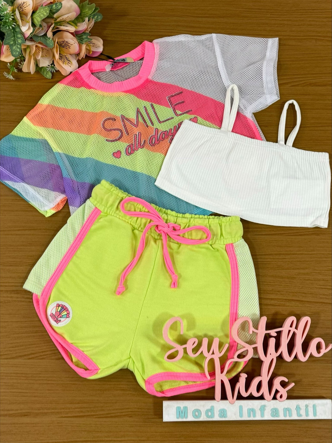 Conjunto Infantil Kukie Tropical Shorts, Top e Sobreposição Smile
