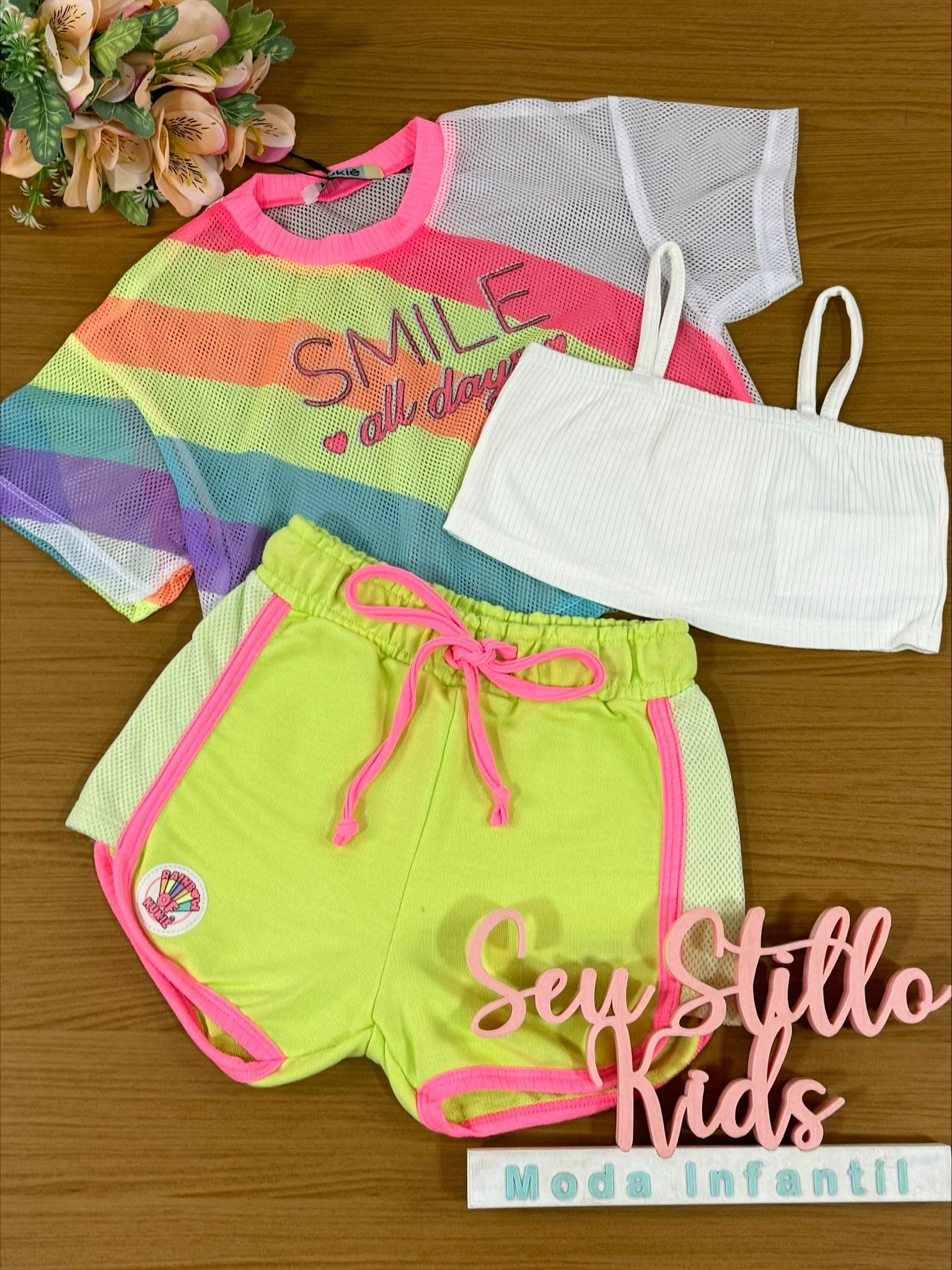 Conjunto Infantil Kukie Tropical Shorts, Top e Sobreposição Smile