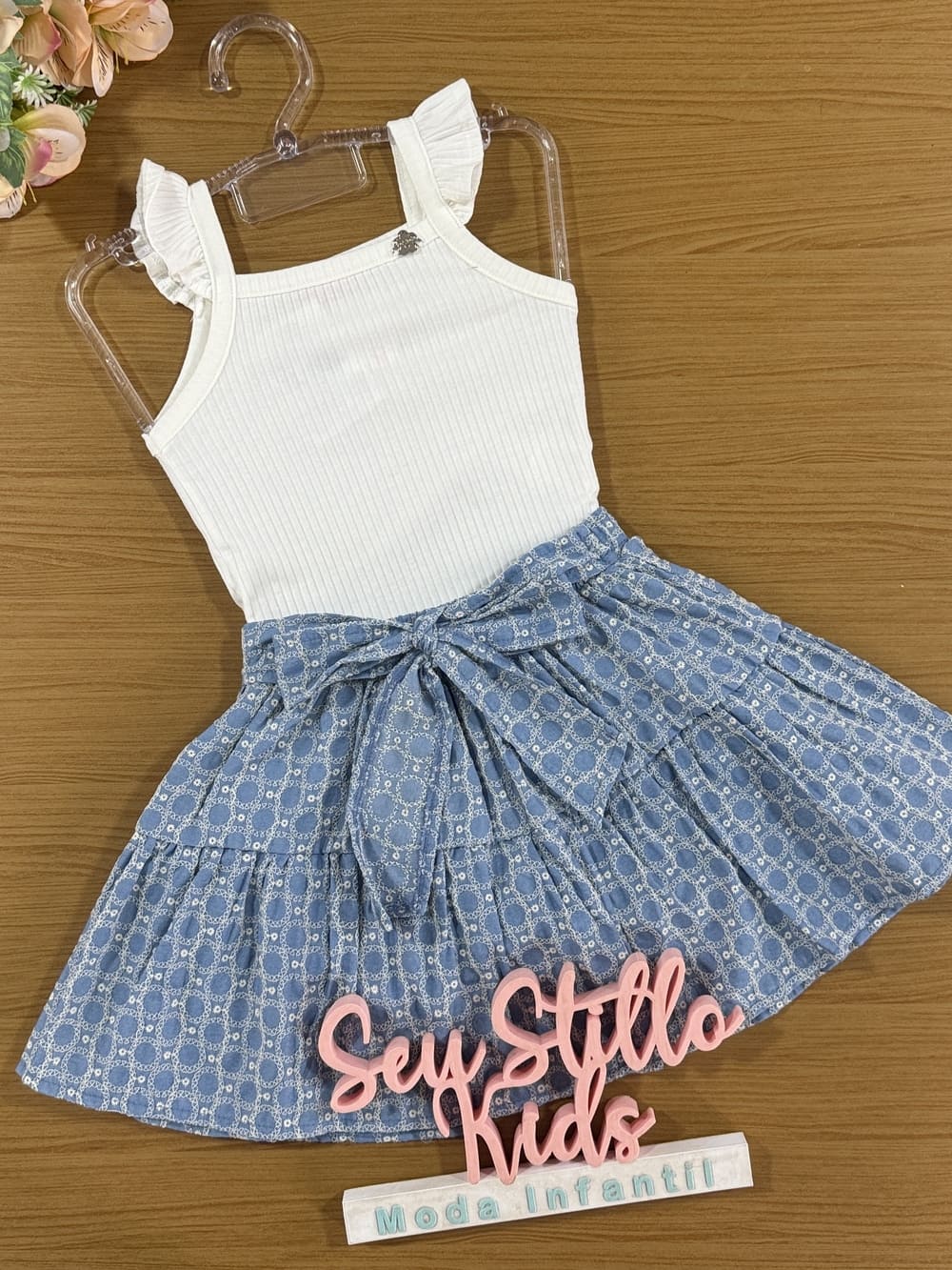 Conjunto Infantil Momi Verão Saia Bordada e Regata Canelada