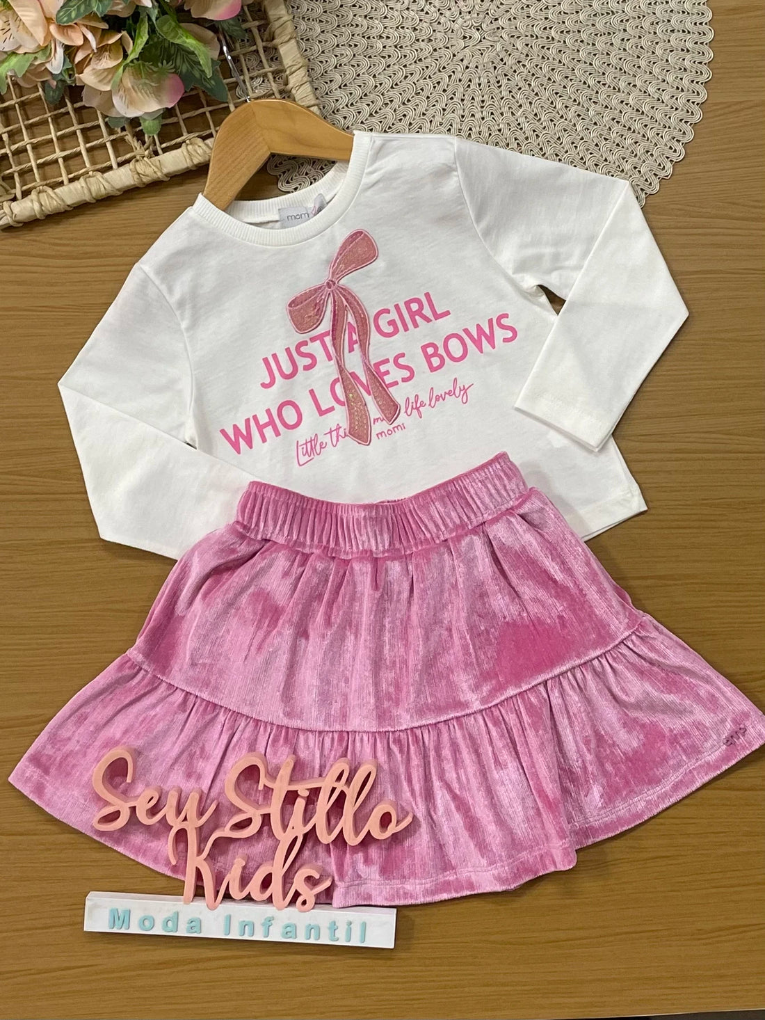Conjunto Infantil Momi Inverno com Saia Rosa e Blusa Manga Longa Lacinho Paetê