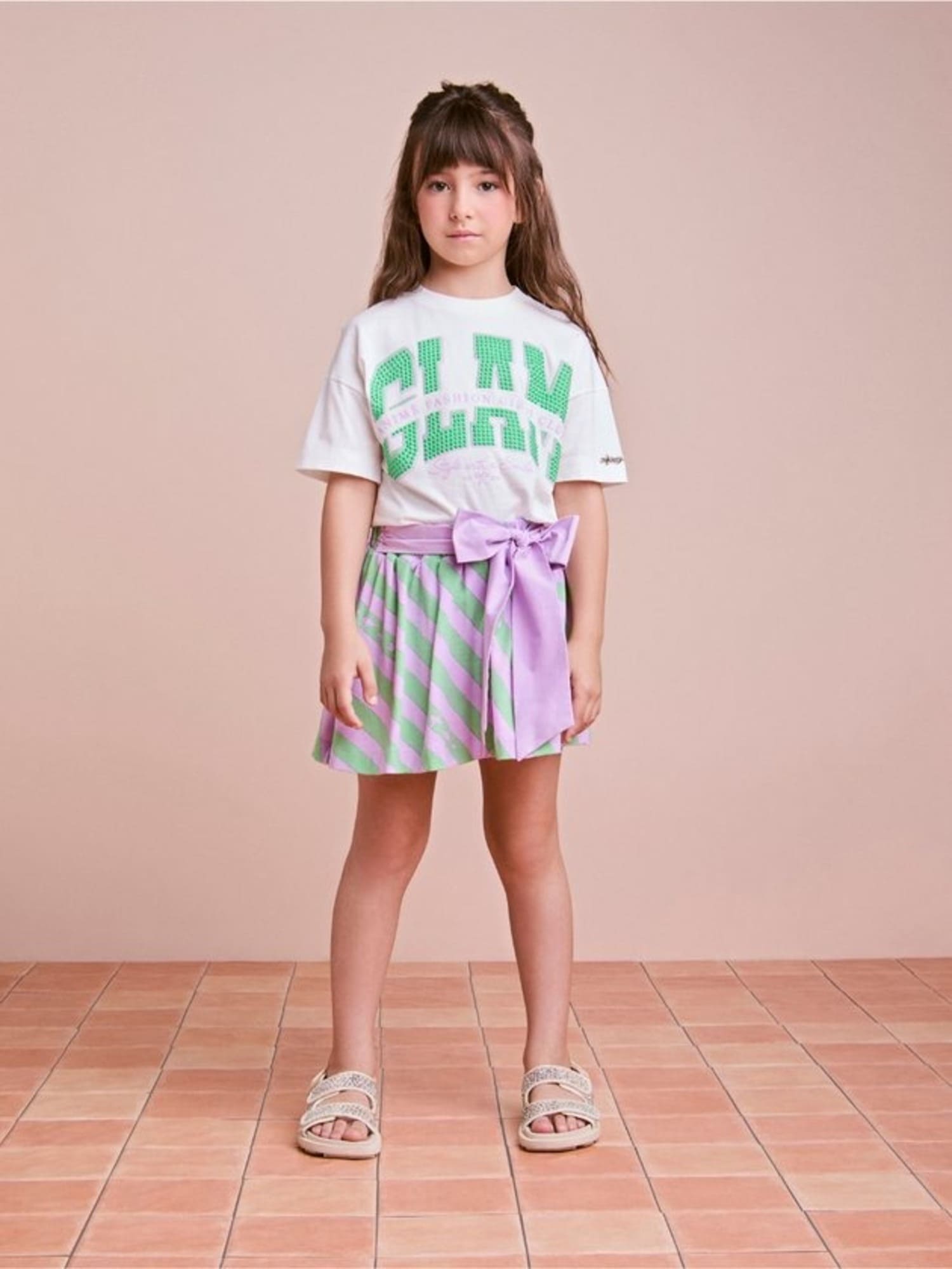 Conjunto Infantil Animê com Saia Listrada e Blusa Branca Glam