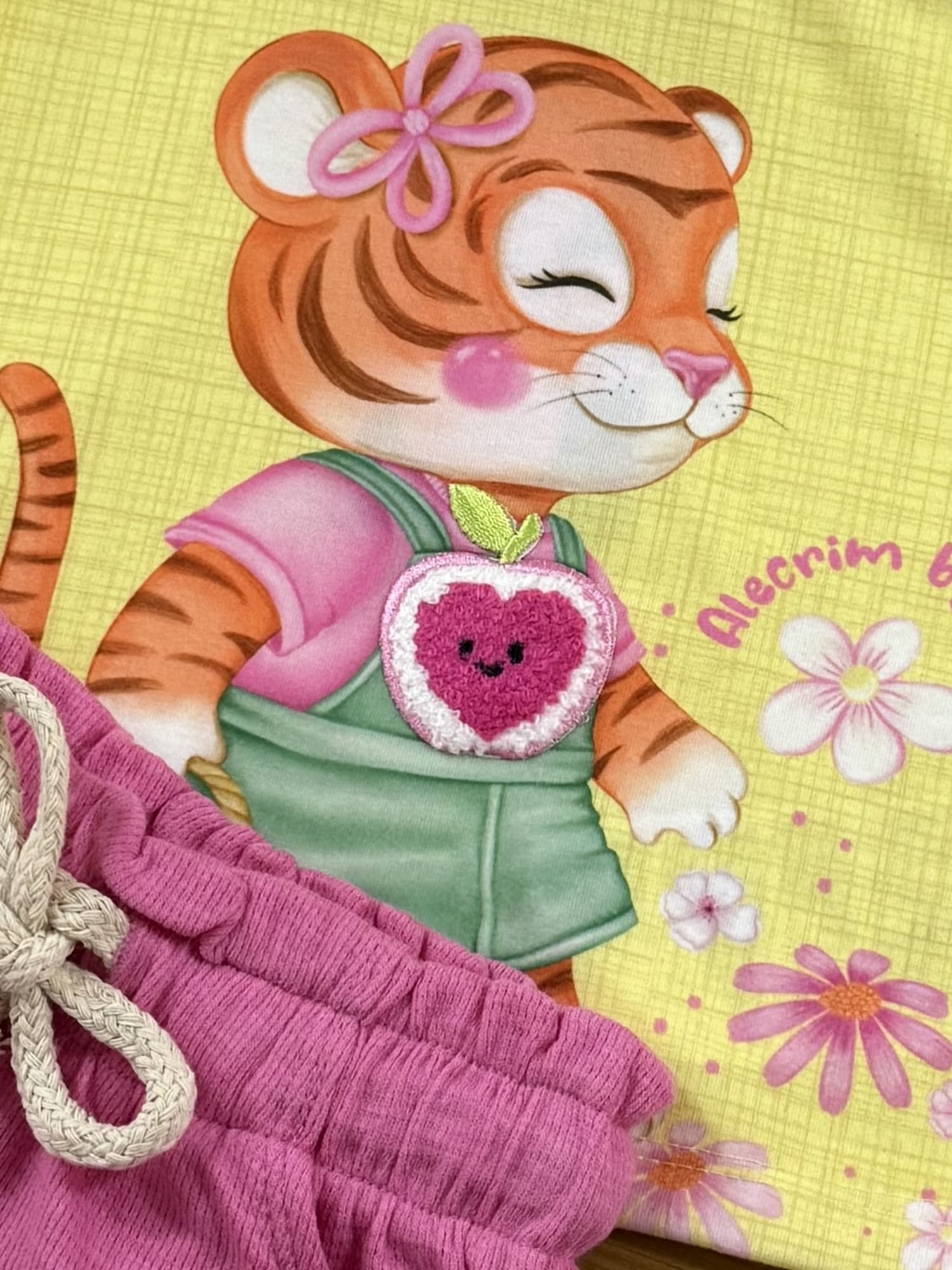 Conjunto Infantil Kukiê Verão com Short Rosa e Blusa Amarela Trigrinha