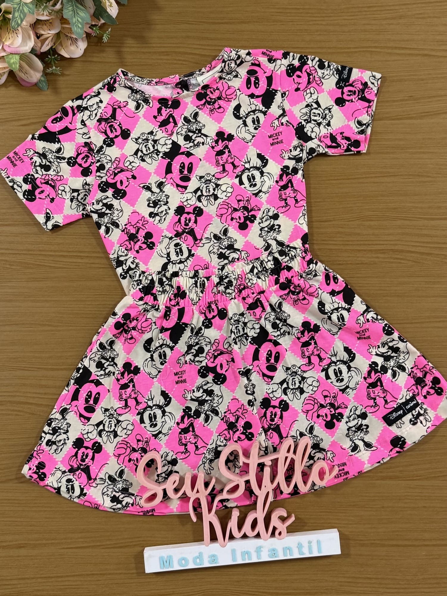 Conjunto Infantil Animê com Saia e Blusa Rosa Xadrez Minnie e Mickey Disney