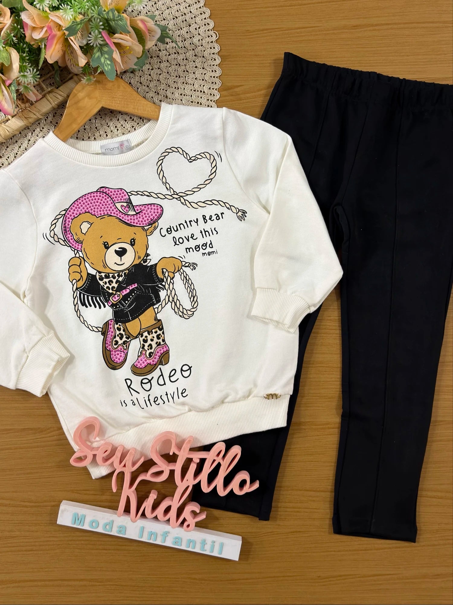 Conjunto Infantil Momi Inverno com Calça Legging e Moletom sem Flanela Branco Country Bear