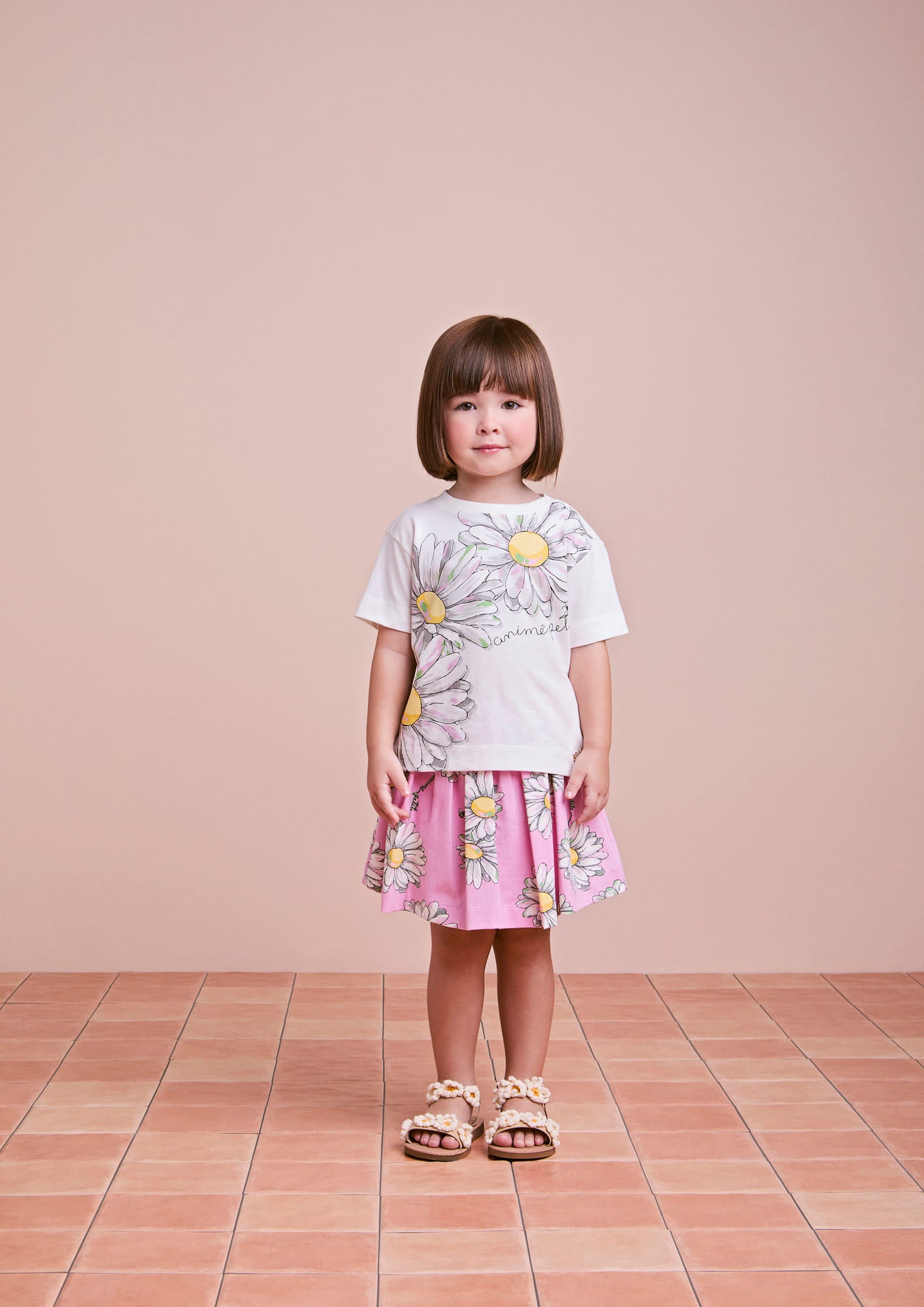 Conjunto Infantil Animê Verão com Saia Rosa e Blusa Branca Floral