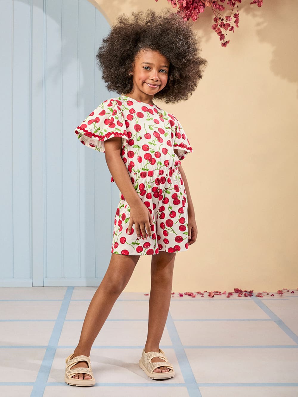 Macaquinho Infantil Animê Verão Off White Cereja