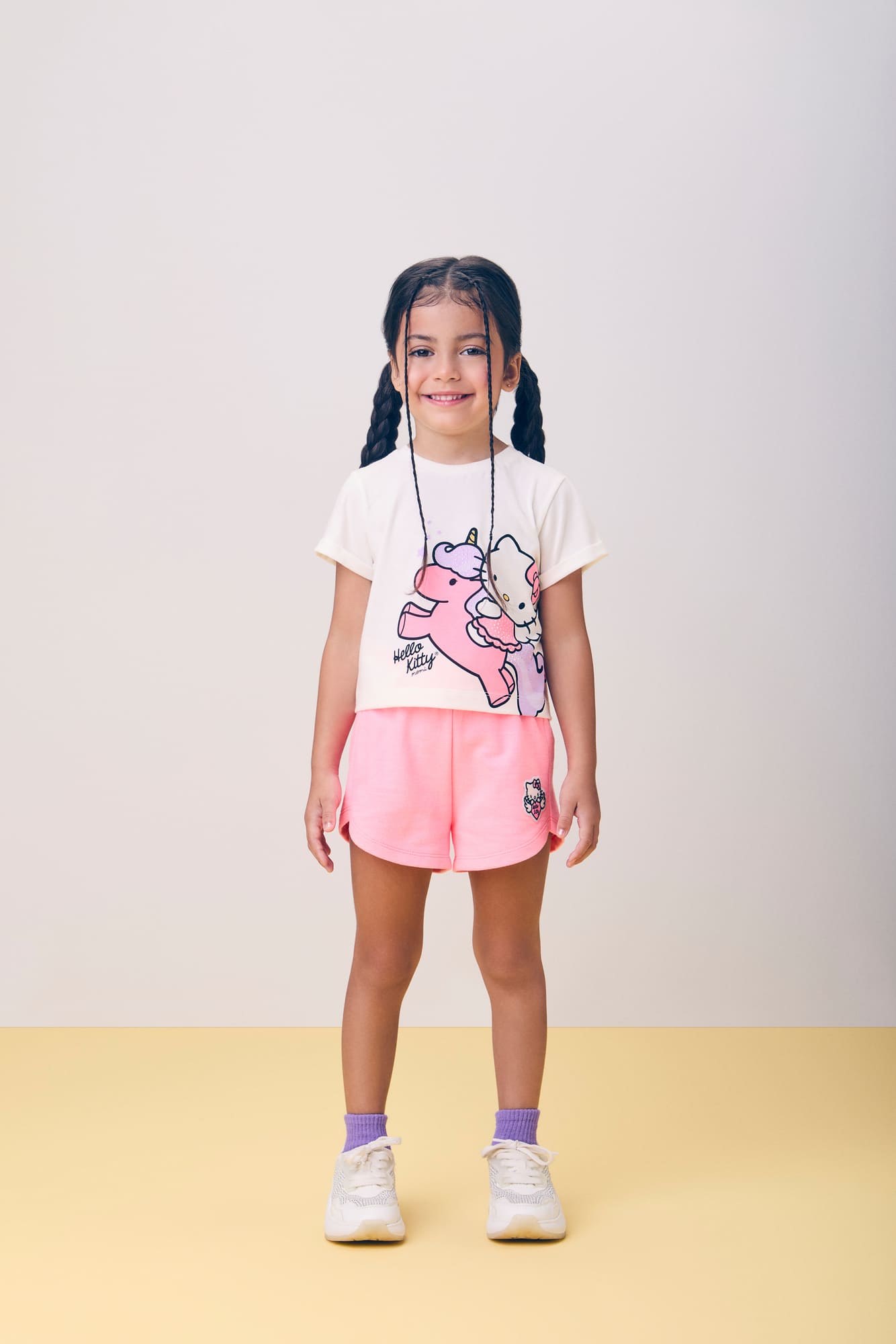 Conjunto Infantil Momi Verão com Shorts Rosa e Blusa Branca Hello Kitty Unicórnio