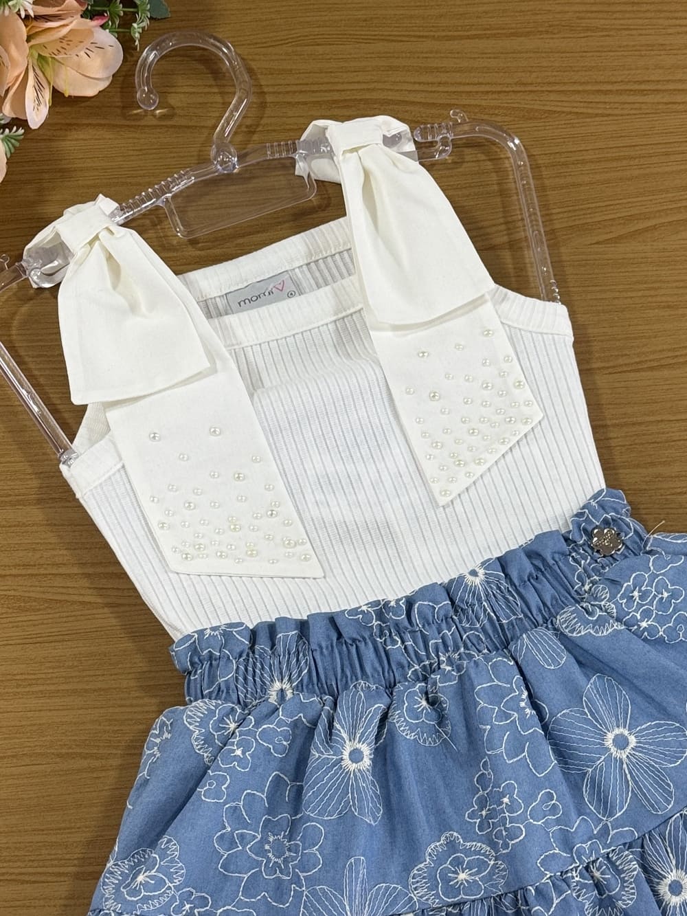 Conjunto Infantil Momi Verão Saia Flores Bordadas e Regata Canelada