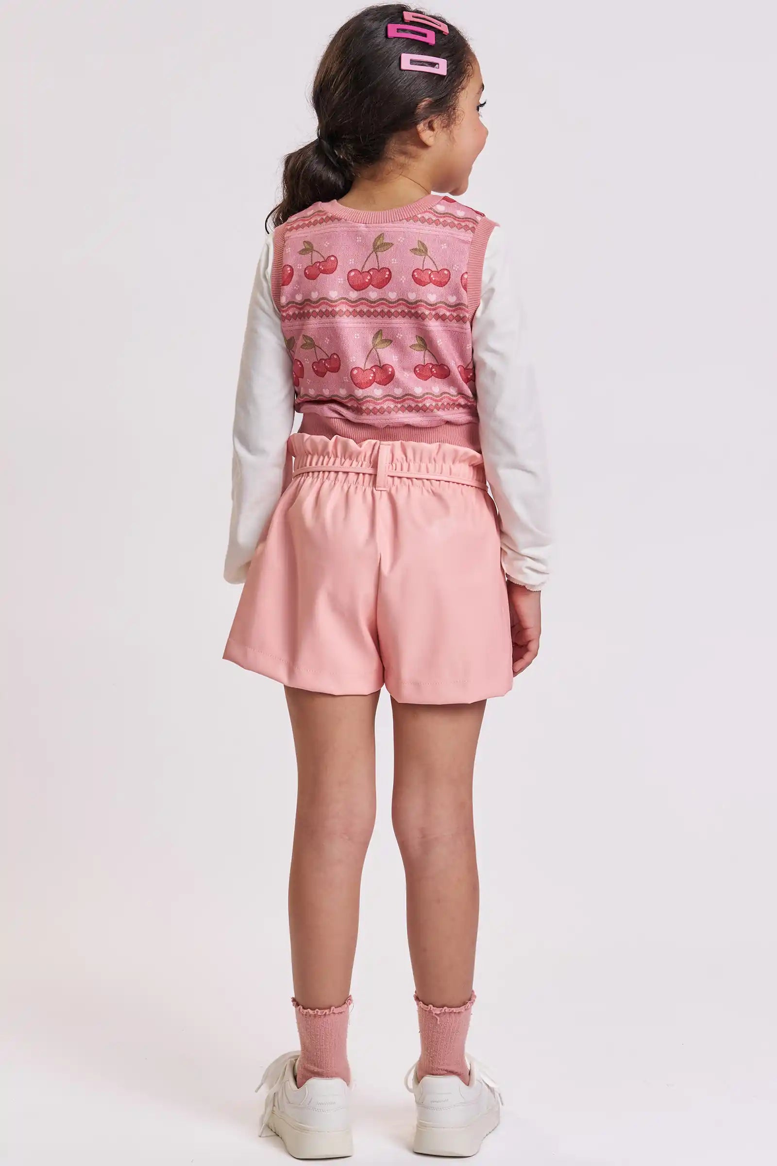 Conjunto Infantil Kukiê Inverno com Shorts Rosa, Blusa Manga Longa e Colete Cerejinha