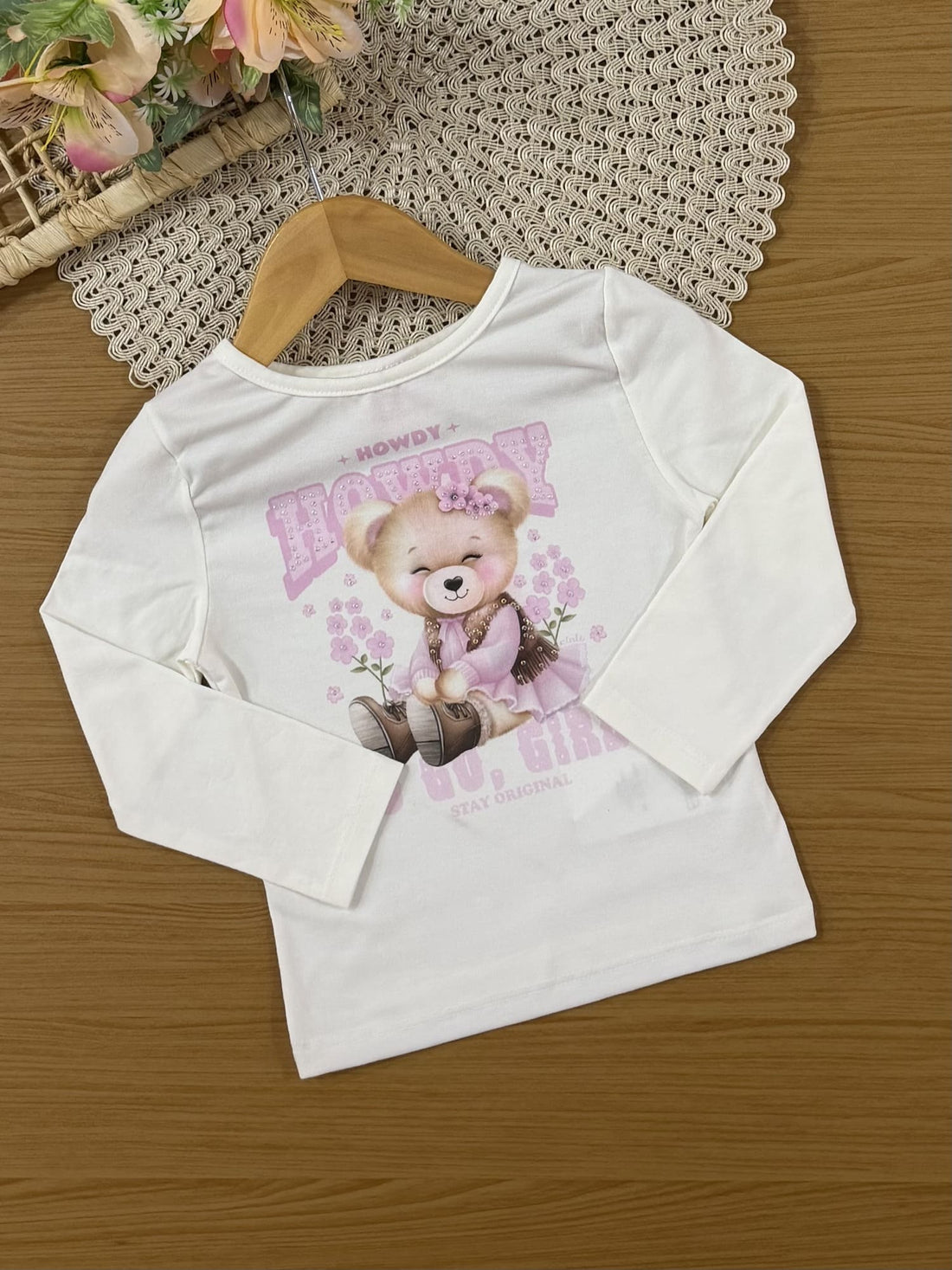 Conjunto Infantil Cinti Inverno com Saia Rosa Peluciada e Blusa Branca Ursinha Strass com Bolsinha