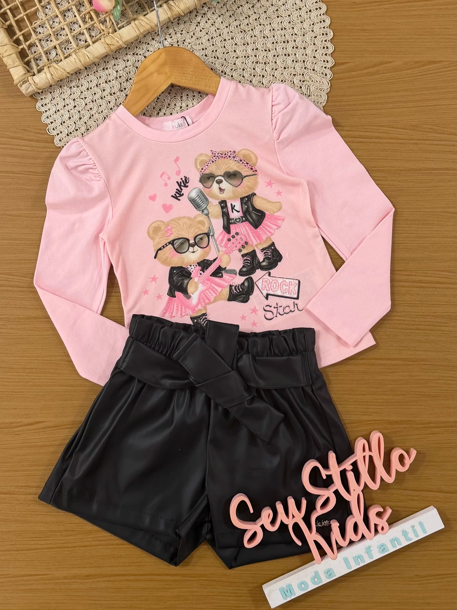 Conjunto Infantil Kukiê Inverno com Shorts Preto e Blusa Manga Longa Ursinhas Rockstar