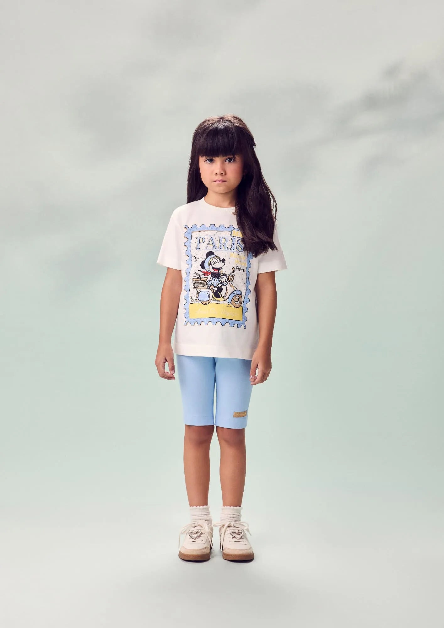 Conjunto Infantil Menina Animê com Shorts Ciclista Azul e Blusa Branca Minnie Paris Disney