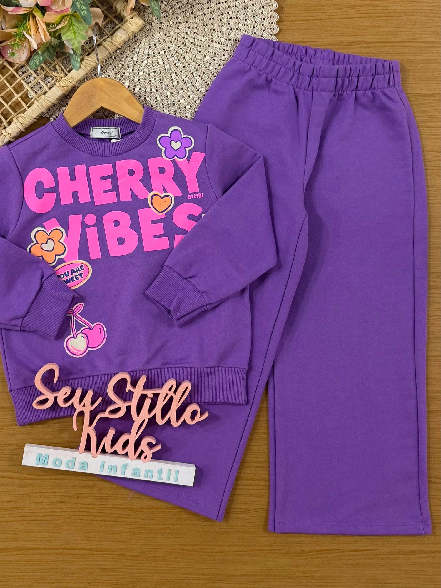 Conjunto Infantil Bimbi Inverno com Calça e Moletom sem Flanela Roxo Cherry Vibes