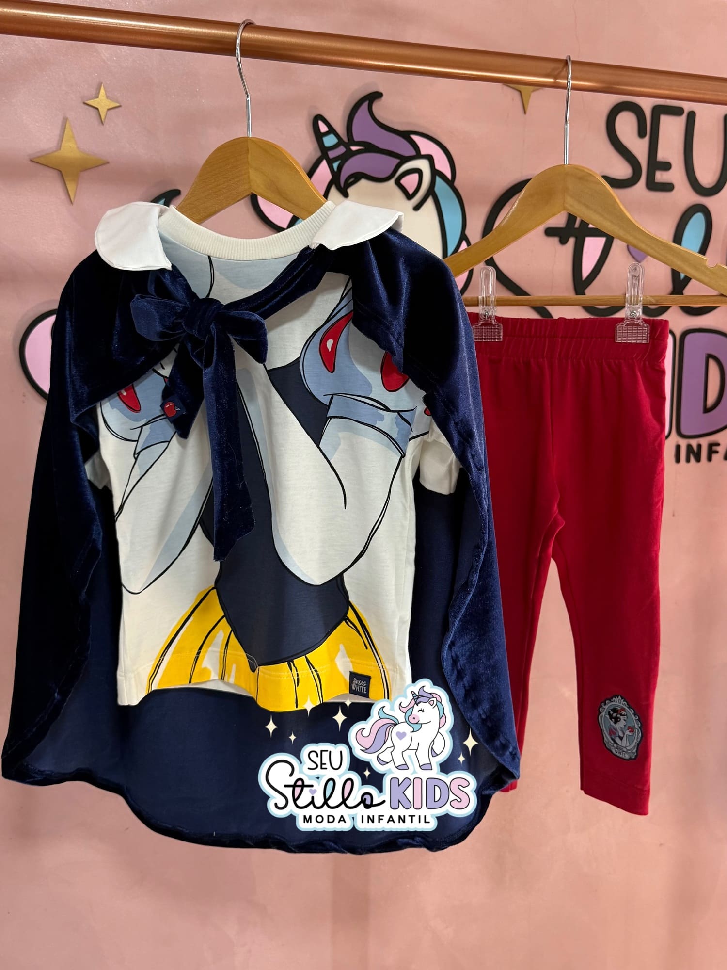 Conjunto Infantil Animê Calça Legging Blusa Manga Curta e Capa Branca de Neve Disney