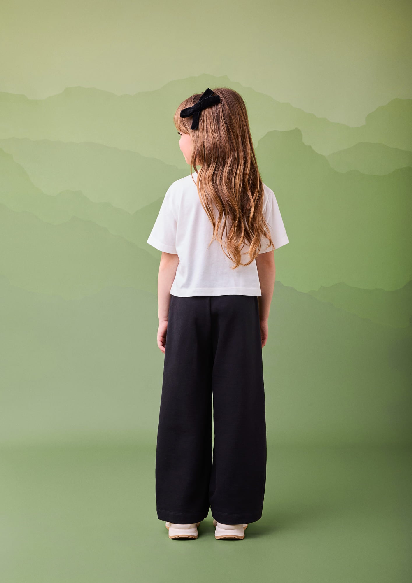 Conjunto Infantil Momi com Calça Preta e Blusa Branca Daisy Duck Disney