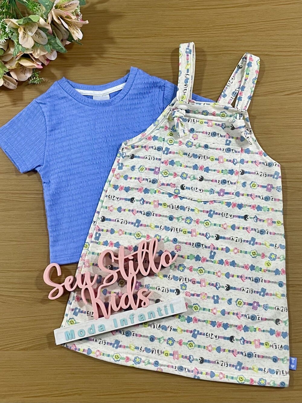 Salopete Infantil Catavento Verão Emoji com Blusa Azul
