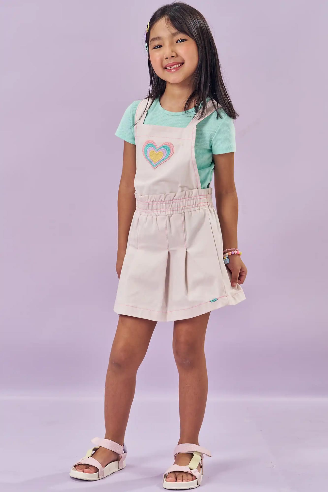 Salopete Infantil Kukiê Verão Off White Coração com Blusa Verde