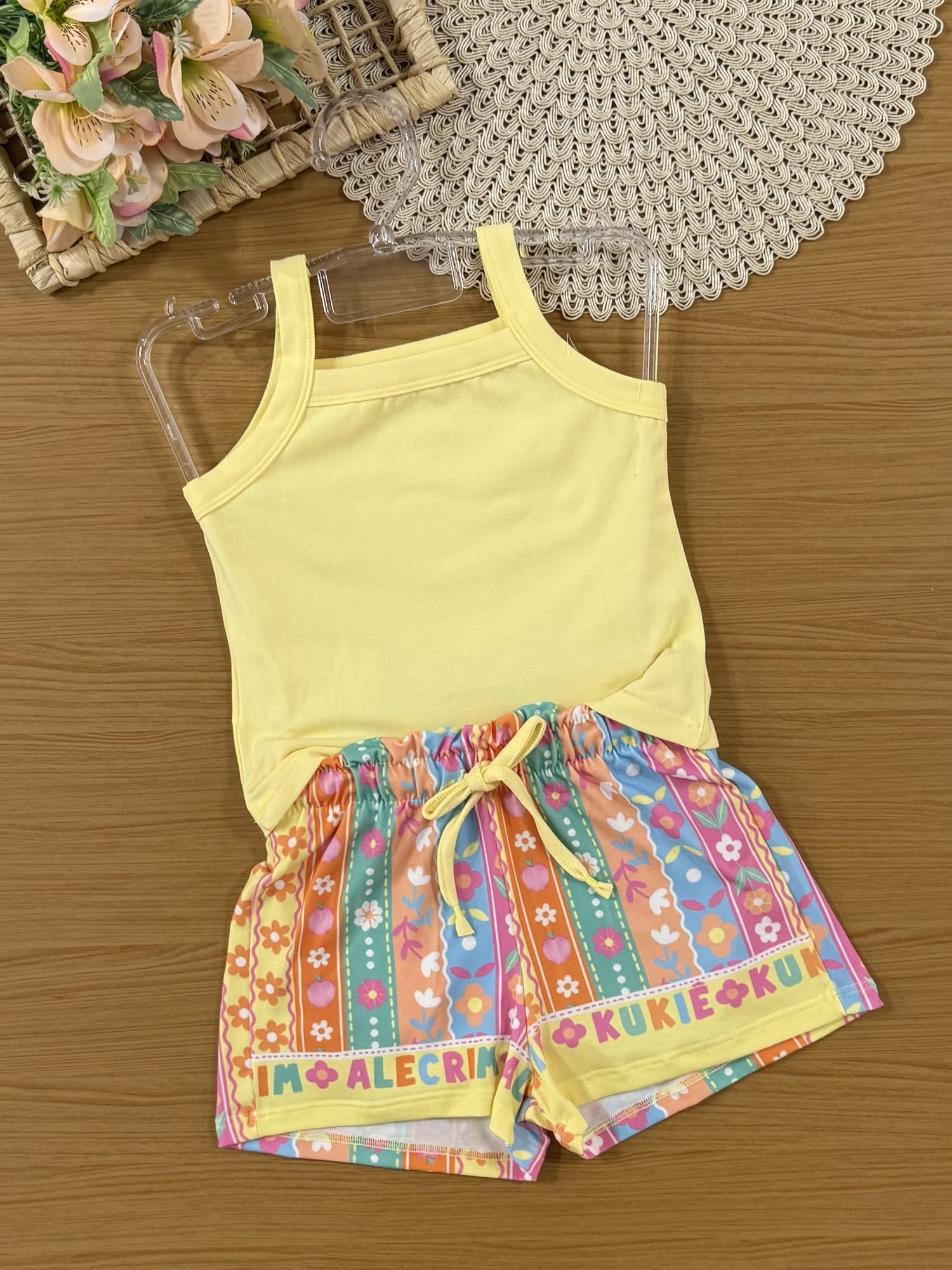 Conjunto Infantil Kukiê Verão com Shorts, Regata e Kimono Amarelo Floral