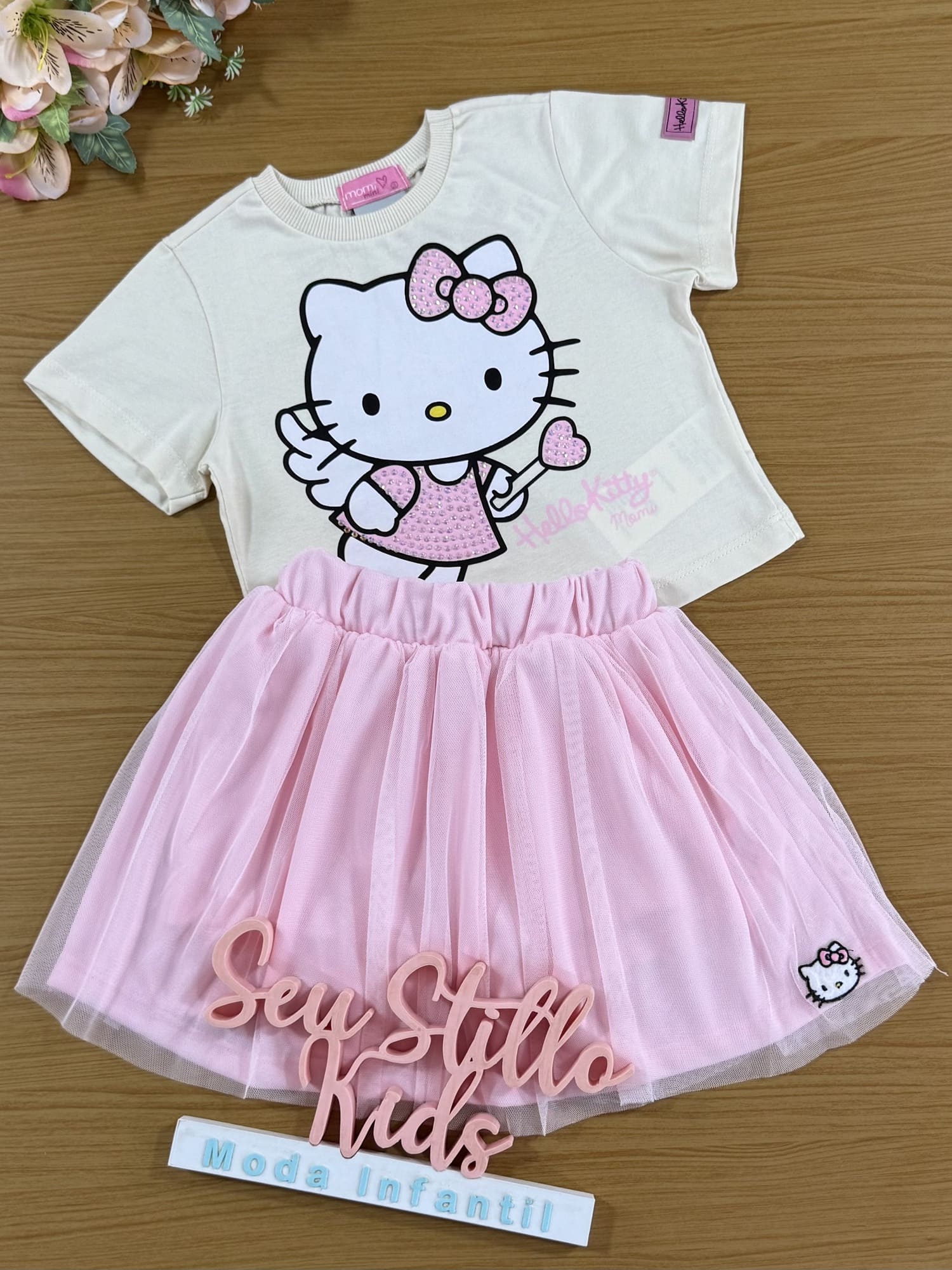 Conjunto Infantil Momi Saia Rosa Tule e Blusa Manga Curta Hello Kitty