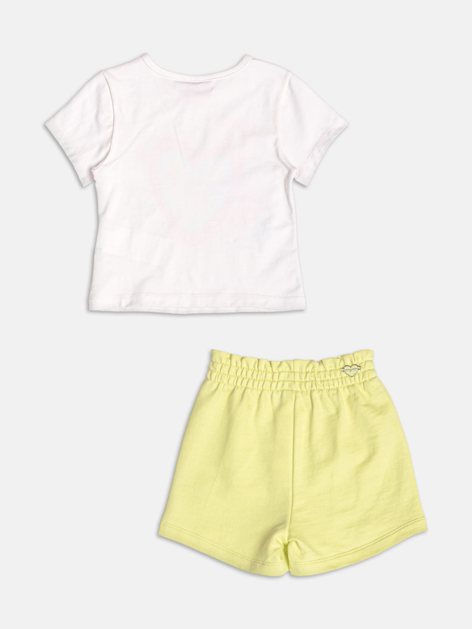 Conjunto Infantil Momi Verão com Shorts Amarelo e Blusa Branca Coração com Strass