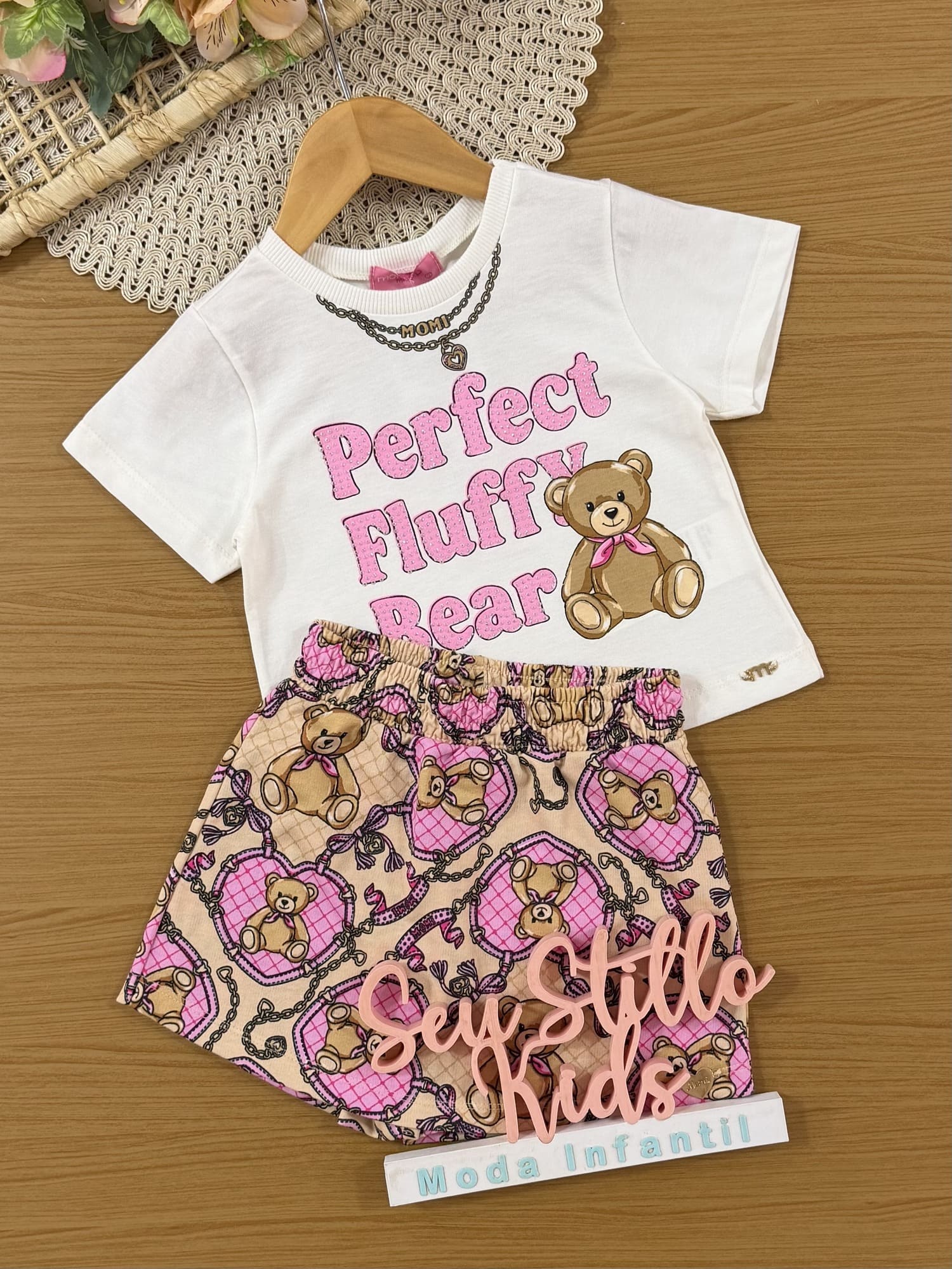 Conjunto Infantil Momi Inverno com Short-Saia e Blusa Branca Ursinho Fofo com Strass