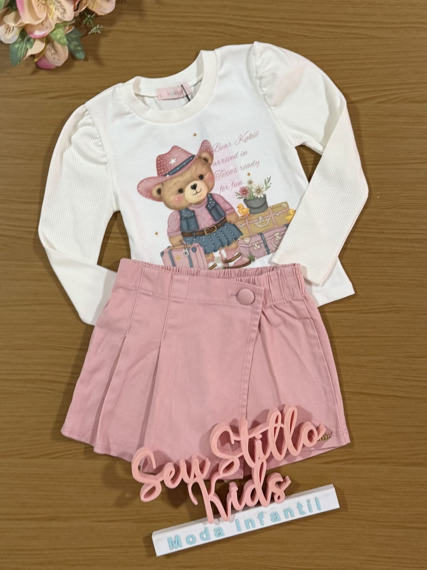 Conjunto Infantil Kukiê Inverno com Short-Saia Rosa e Blusa Manga Longa Ursinha Country