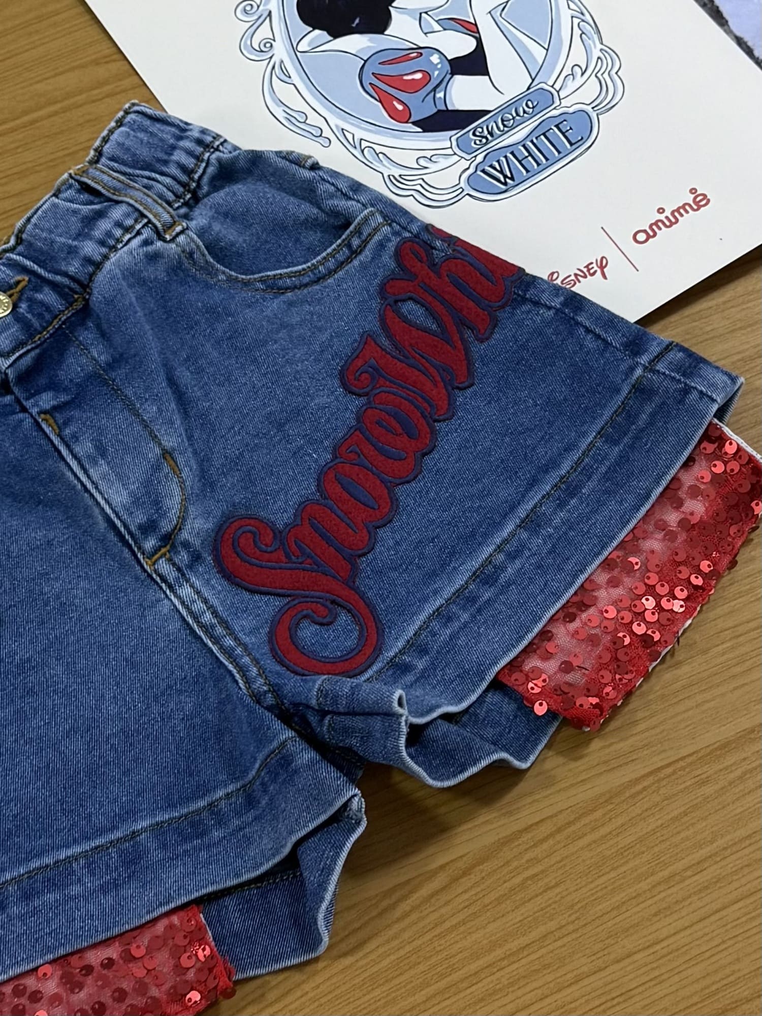 Shorts infantil Animê Jeans Branca de Neve Disney