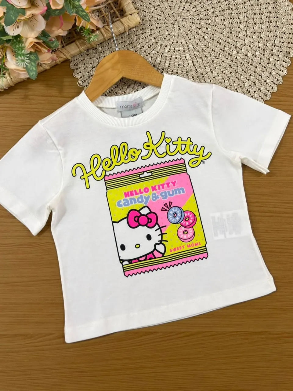 Conjunto Infantil Menina Momi Shorts Amarelo e Blusa Hello Kitty Candy & Gum