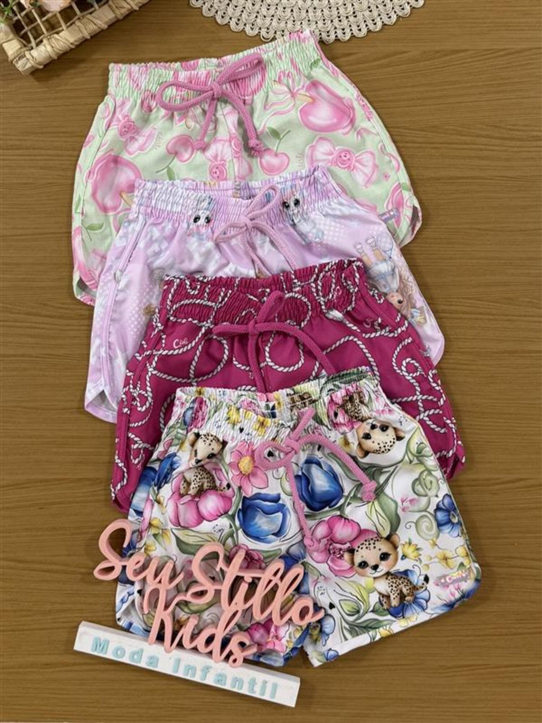 Shorts Infantil Cinti Verão Branco Oncinha Floral